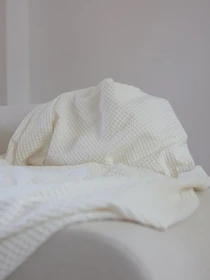 Бавовняне покривало плед Точка колір Молочний BedclozZzes модель 13903 Фото