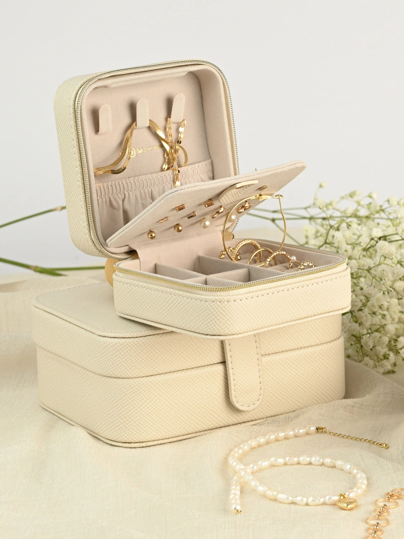 Органайзер для украшений на молнии "Пектораль" MBM HOME модель FH-53 BEIGE Органайзер для украшений на молнии "Пектораль" MBM HOME модель FH-53 BEIGE Фото