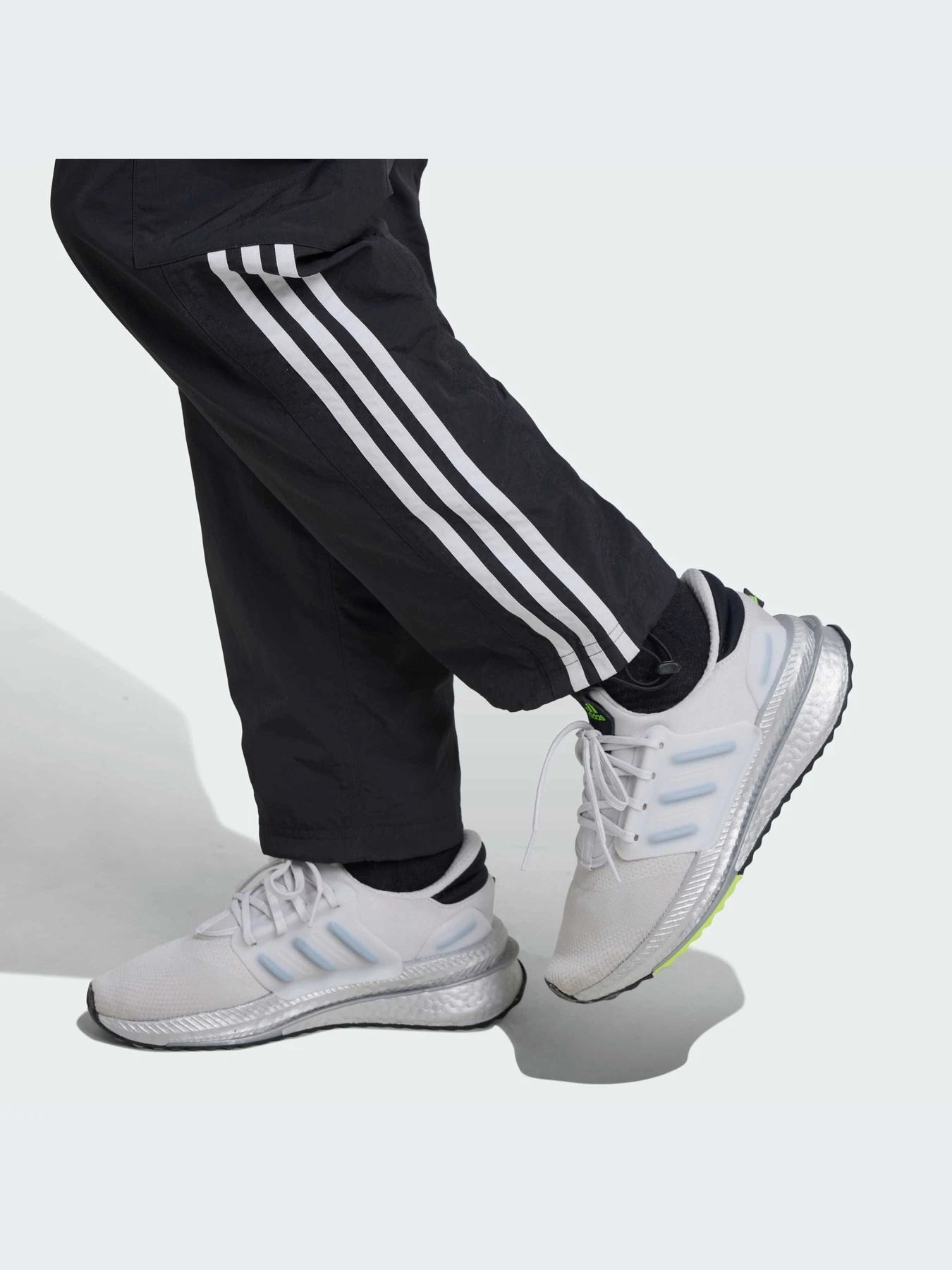 Брюки Adidas модель IV9455 Брюки Adidas модель IV9455 Фото