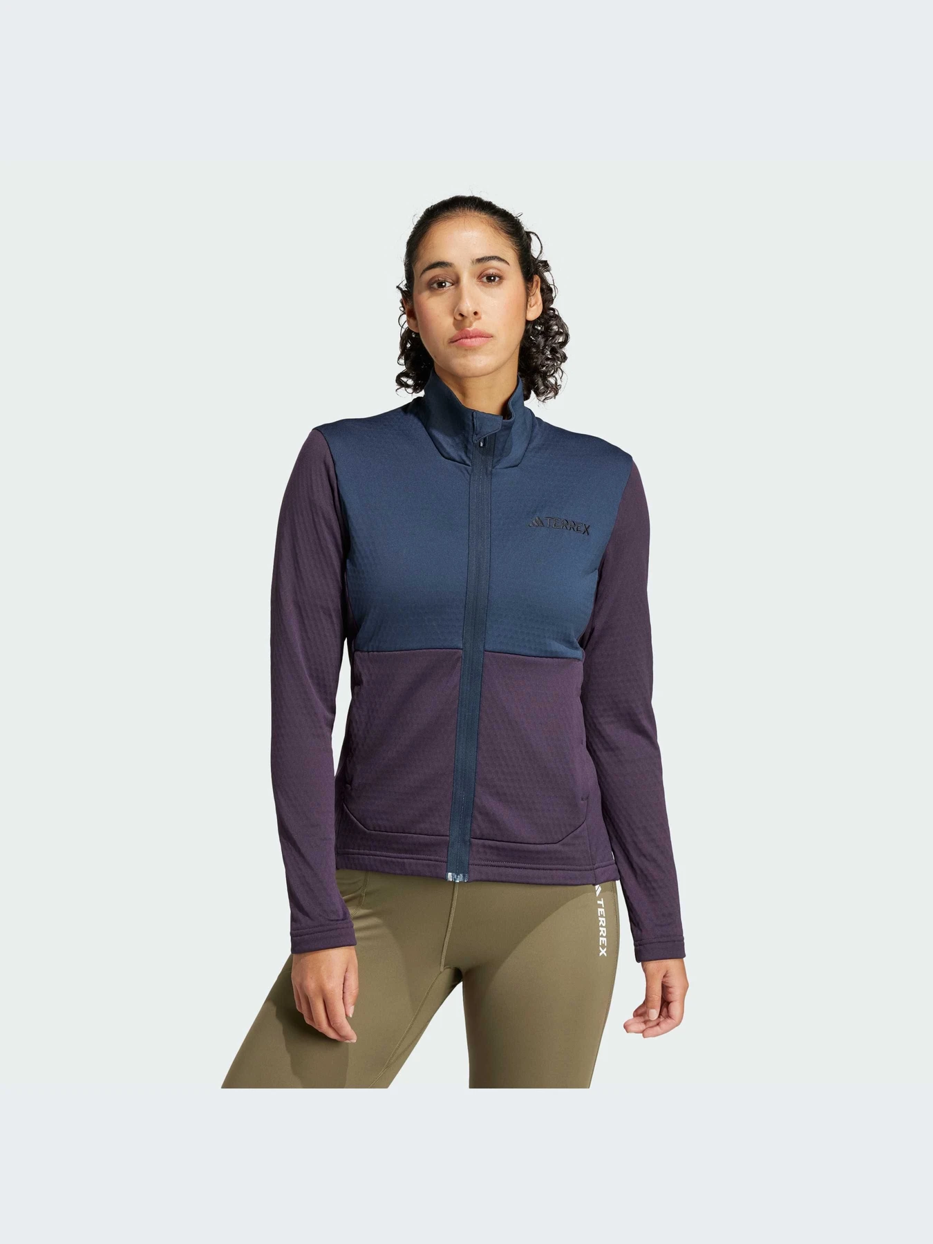 Худи и свитшоты Adidas модель IW4206 Худи и свитшоты Adidas модель IW4206 Фото