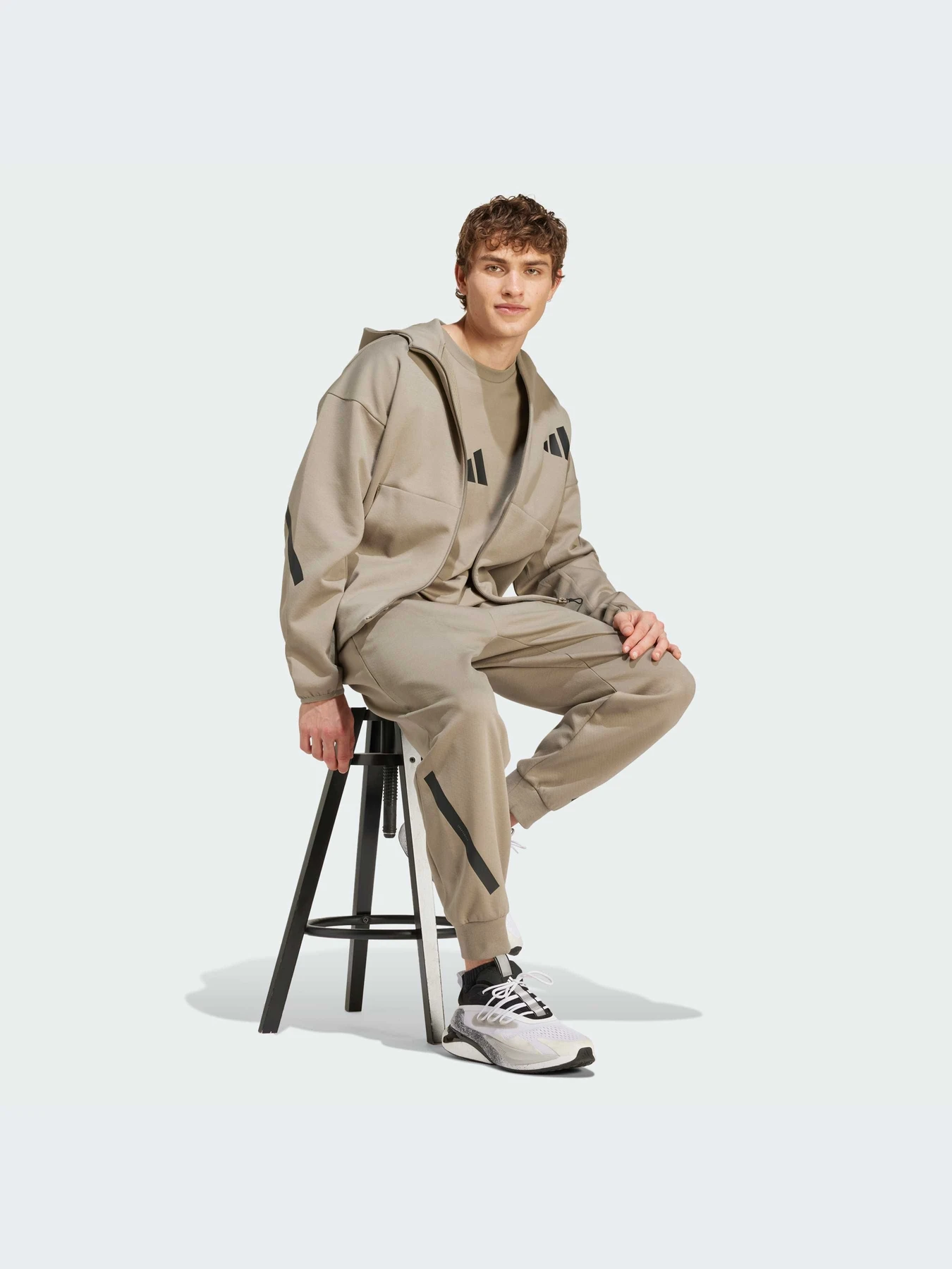 Худі та світшоти Adidas ZNE модель JD9600 Фото
