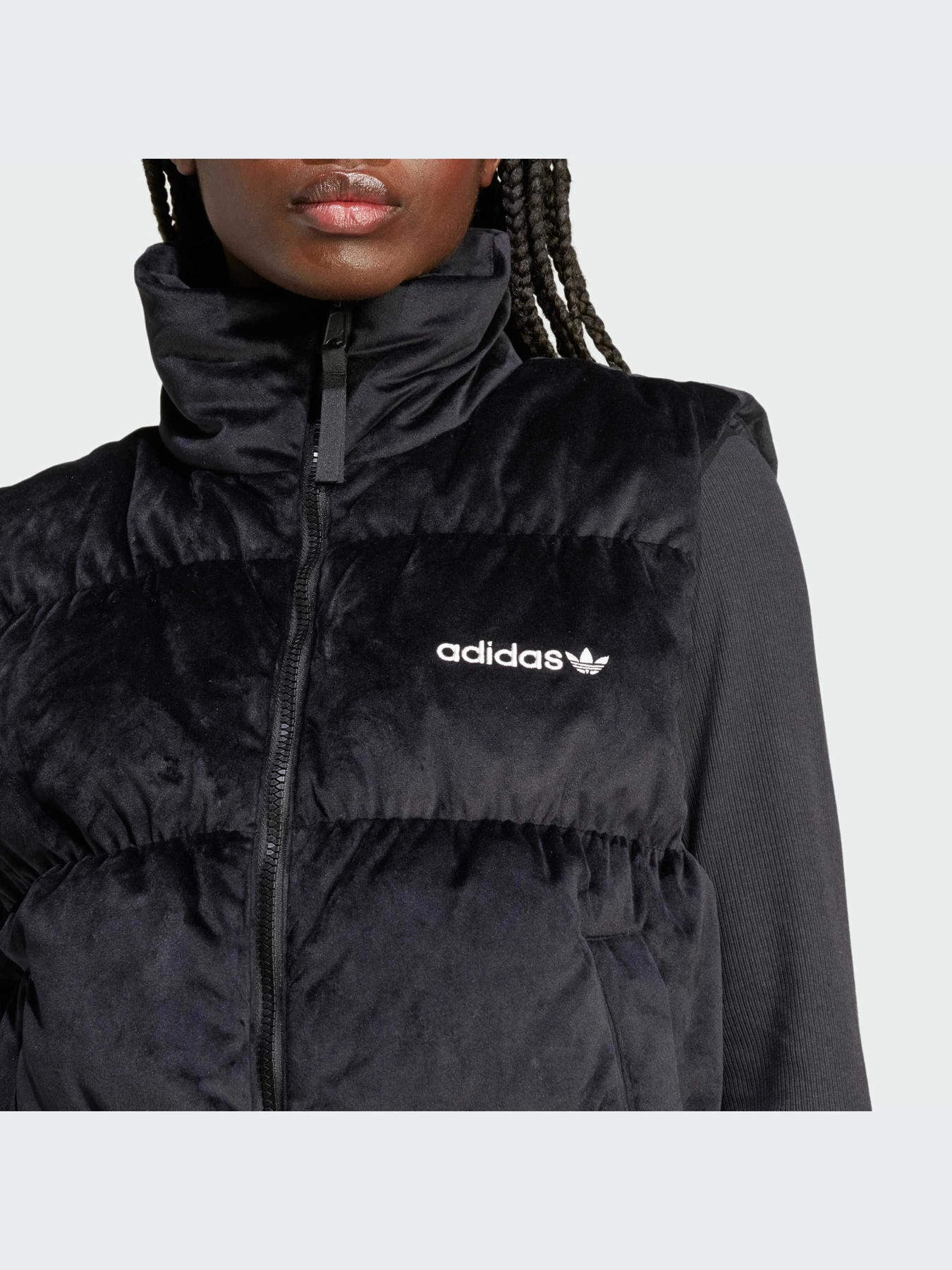Куртки и дубленки Adidas модель JE7217 Куртки и дубленки Adidas модель JE7217 Фото