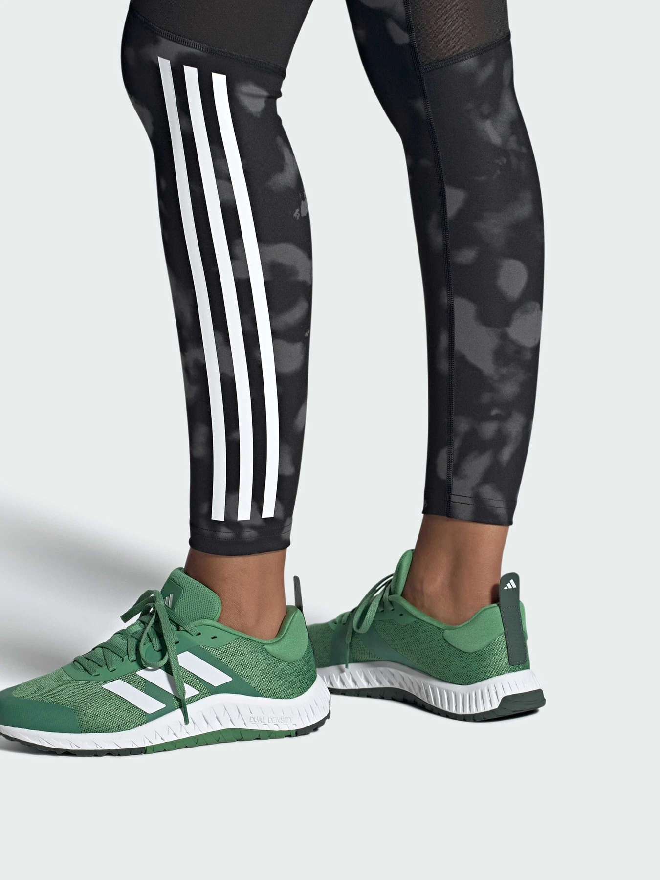 Кроссовки Adidas модель IG0780 Кроссовки Adidas модель IG0780 Фото