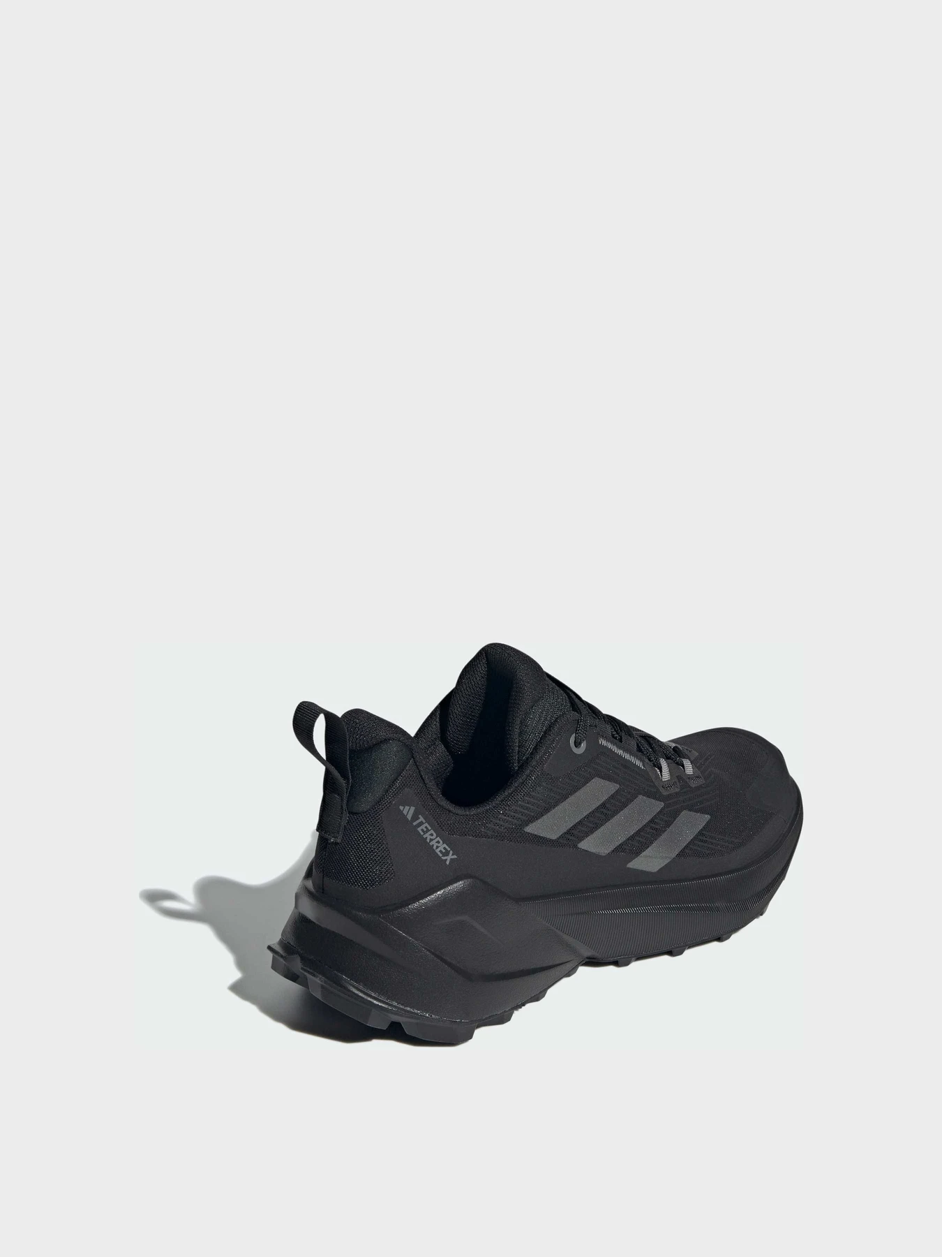 Кроссовки Adidas модель IE4847 Кроссовки Adidas модель IE4847 Фото