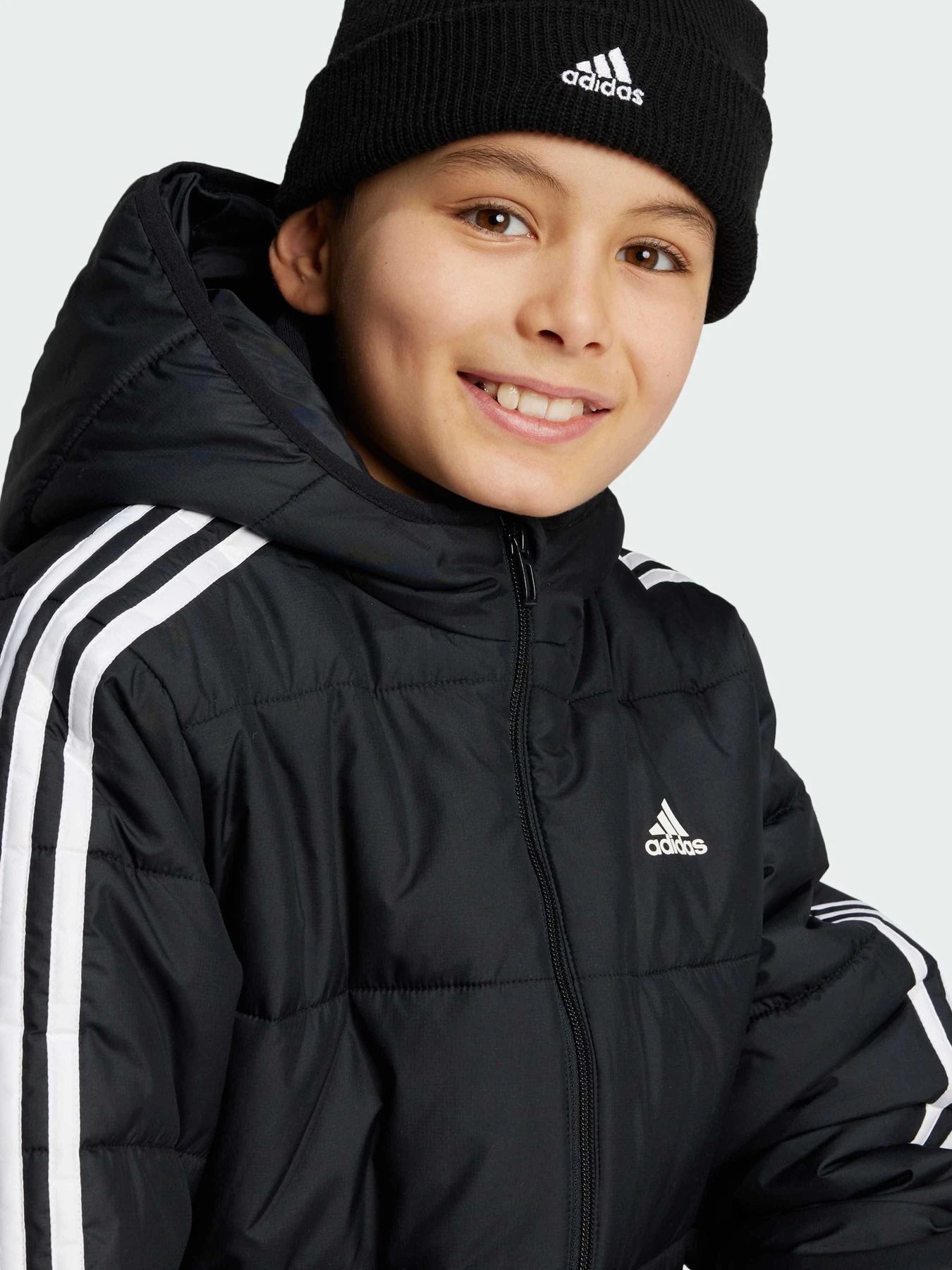 Куртки и дубленки Adidas модель IV9512 Куртки и дубленки Adidas модель IV9512 Фото