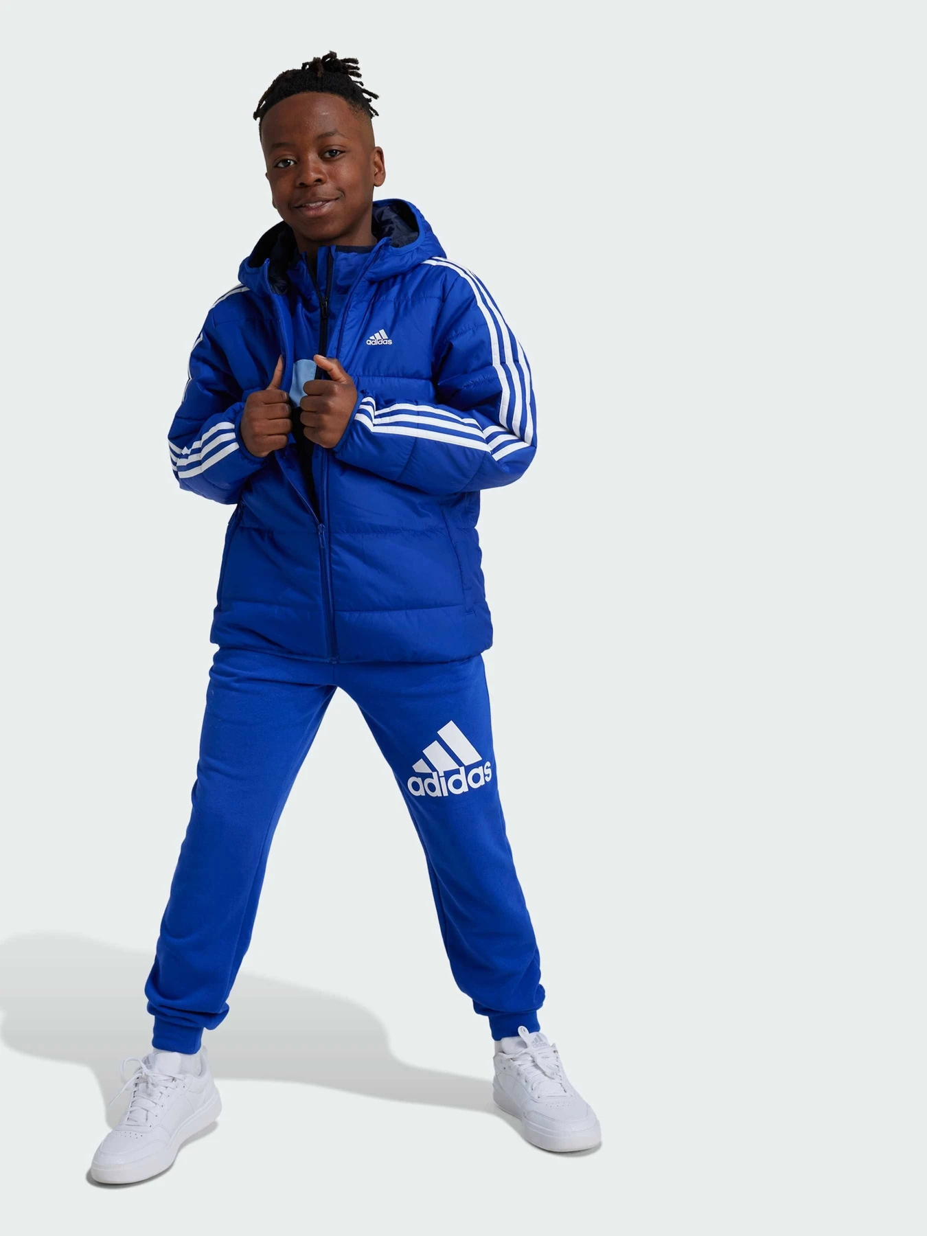 Куртки та дублянки Adidas модель IW0543 Куртки та дублянки Adidas модель IW0543 Фото