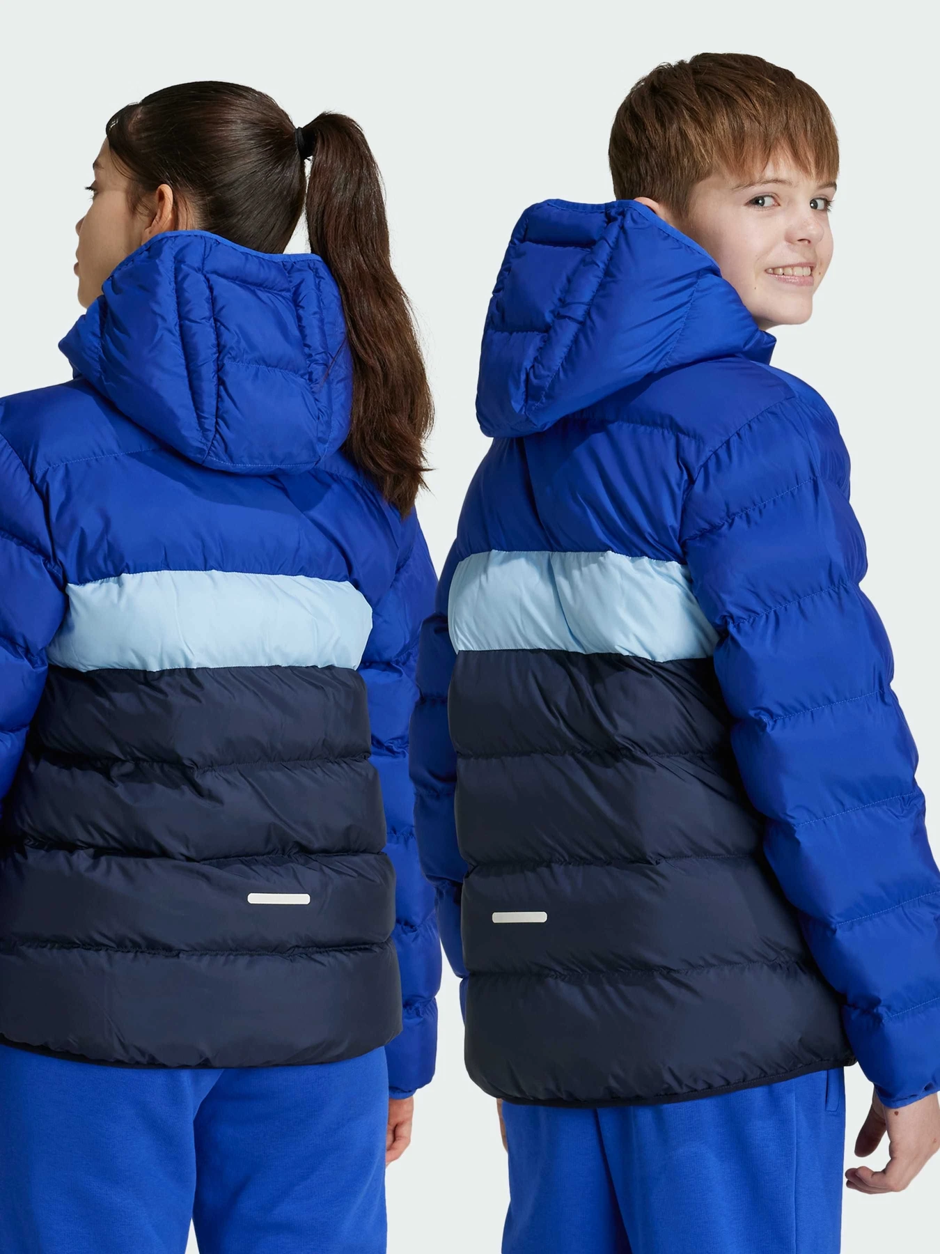 Куртки и дубленки Adidas модель IY6915 Куртки и дубленки Adidas модель IY6915 Фото