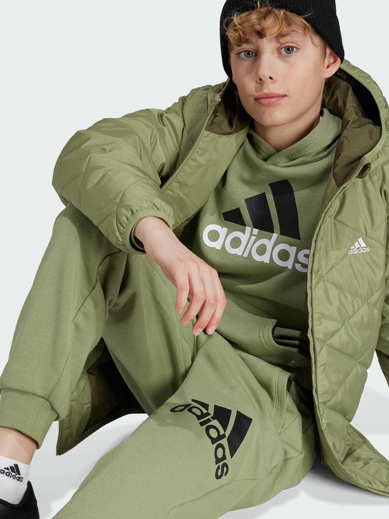 Куртки и дубленки Adidas модель JF4343 Куртки и дубленки Adidas модель JF4343 Фото