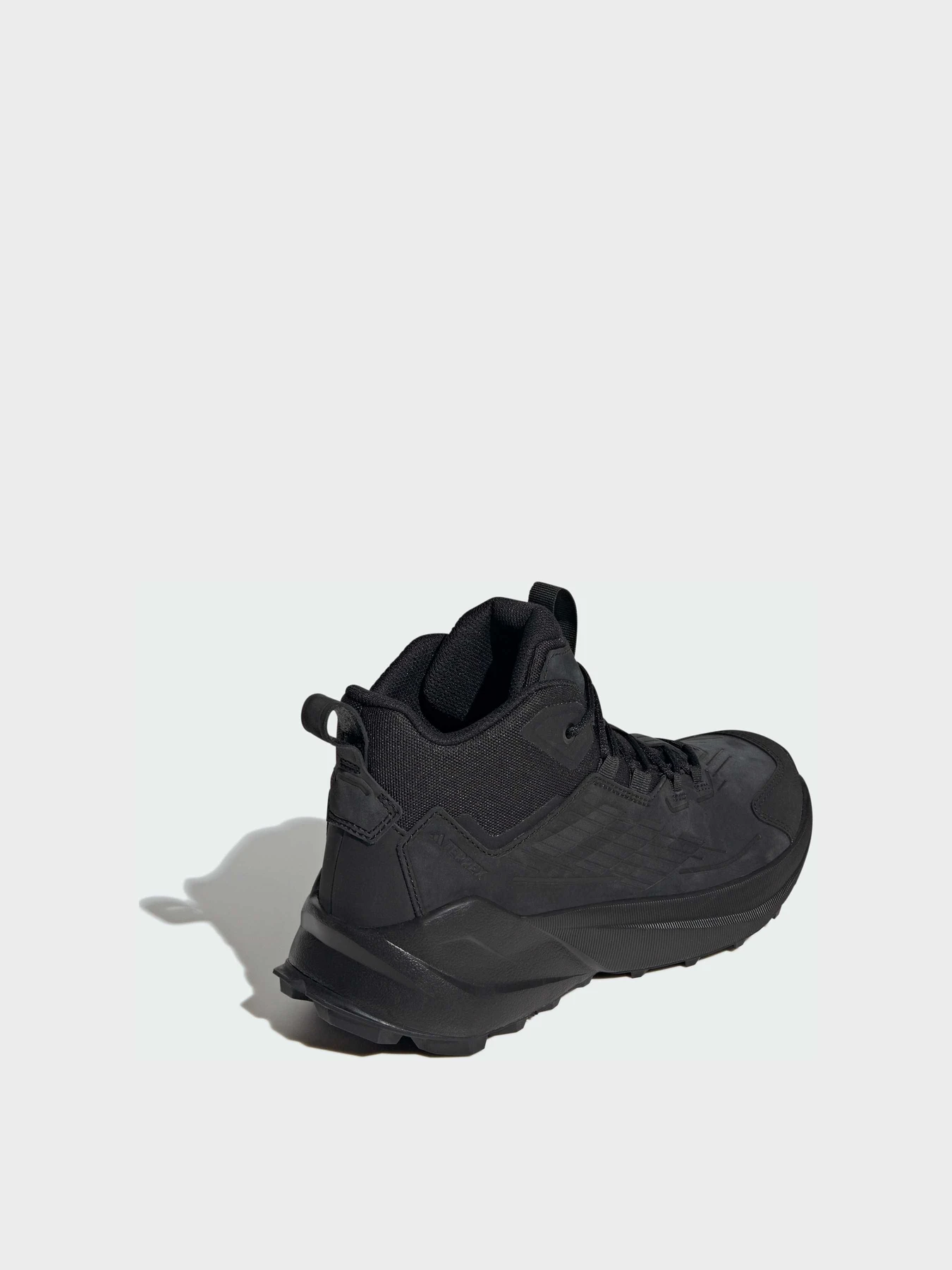 Ботинки и сапоги Adidas модель ID0890 Ботинки и сапоги Adidas модель ID0890 Фото