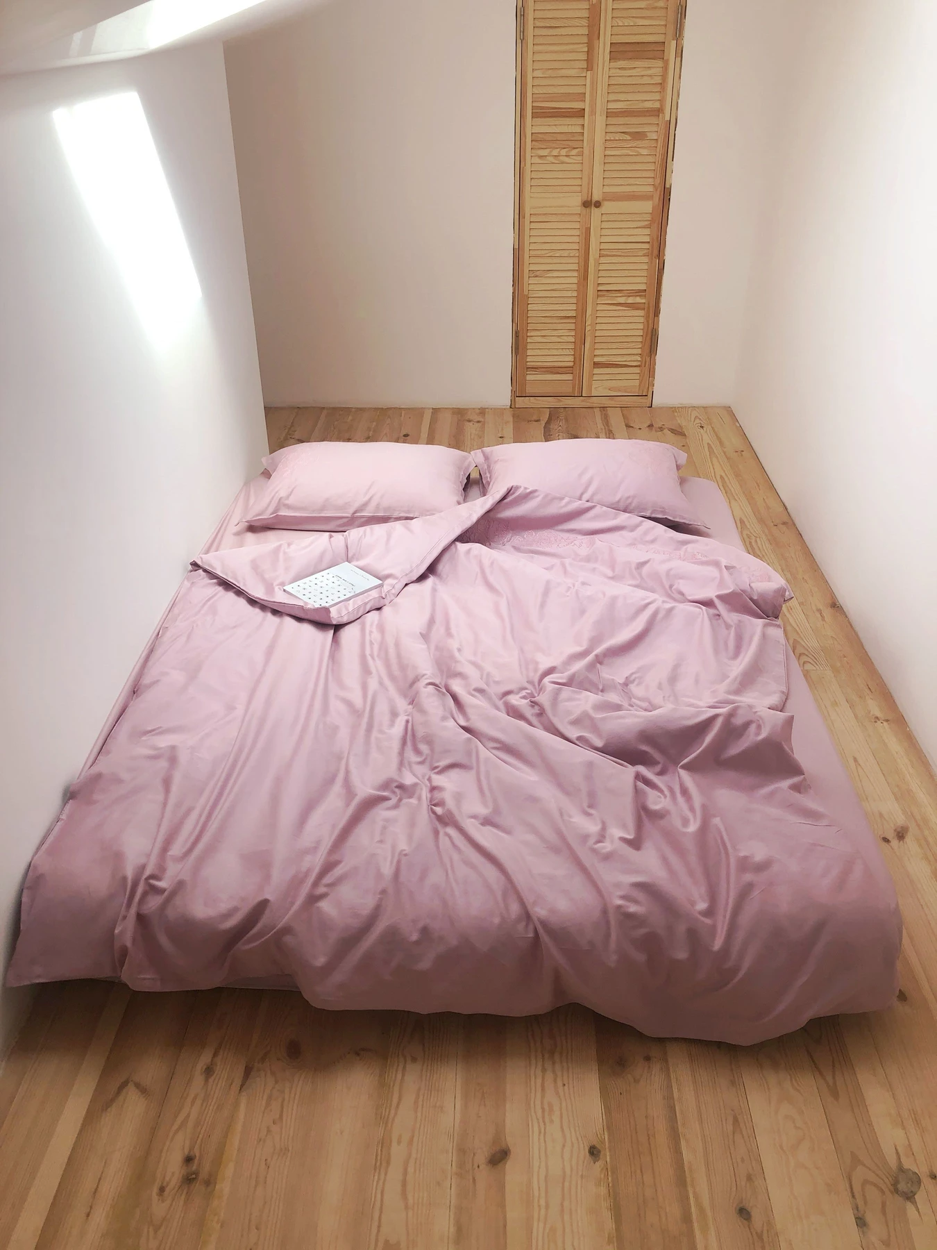 Комплект постільної білизни класичний рожевий Cozy модель 8047787 Комплект постільної білизни класичний рожевий Cozy модель 8047787 Фото