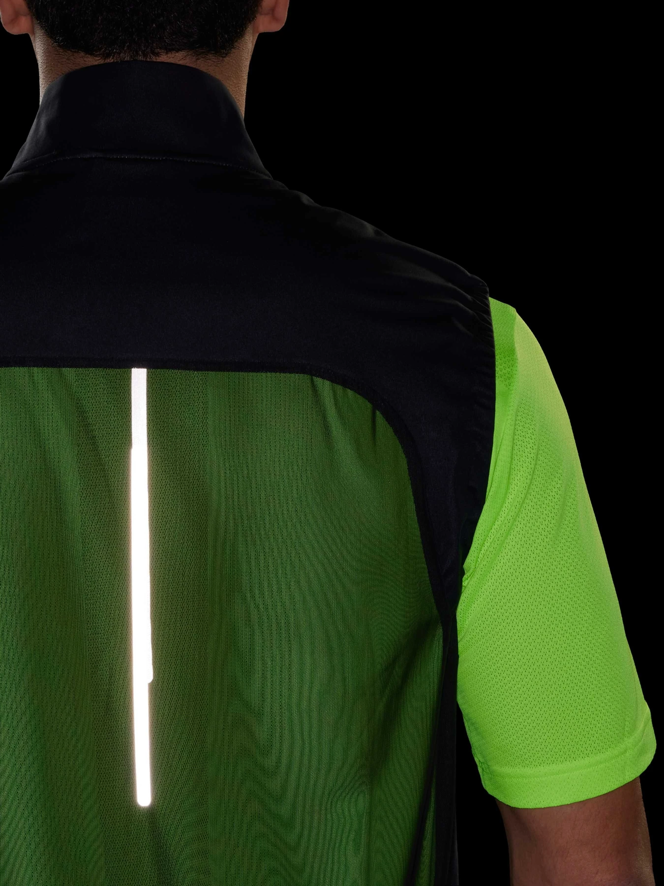 Куртки та дублянки Adidas модель HZ4441 Куртки та дублянки Adidas модель HZ4441 Фото
