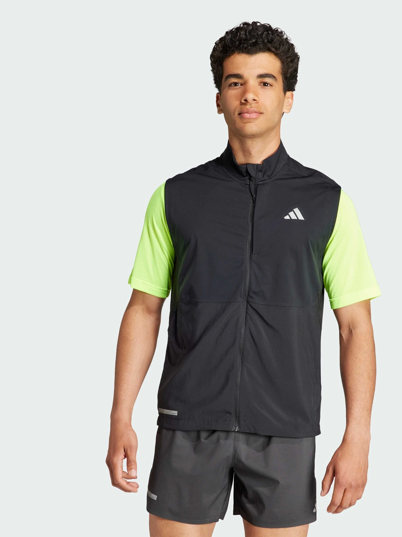 Куртки та дублянки Adidas модель HZ4441 Куртки та дублянки Adidas модель HZ4441 Фото
