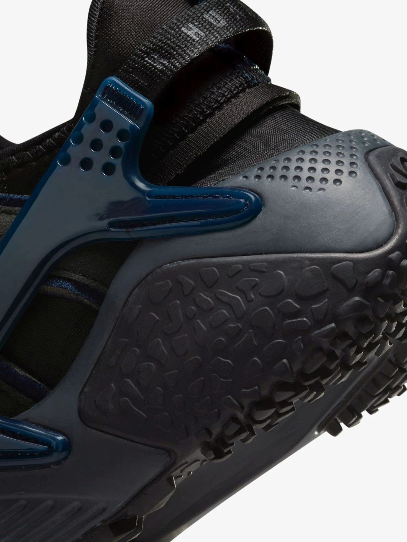 Кросівки NIKE Air Huarache Craft модель DQ8031.003 Фото