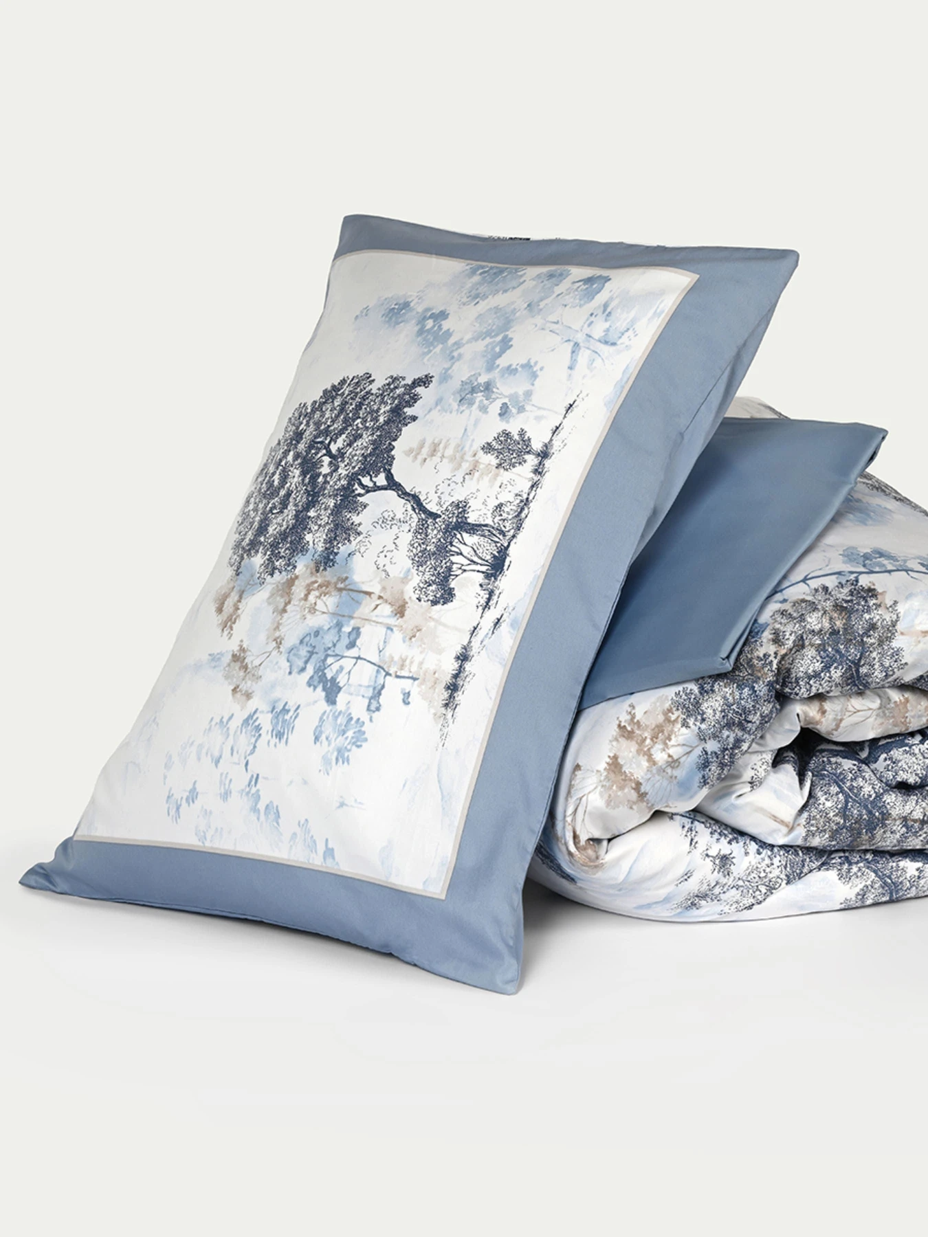 Наволочка "Магія лісу" з натурального сатину MBM HOME модель BL-P-01 BLUE/WHITE Наволочка "Магія лісу" з натурального сатину MBM HOME модель BL-P-01 BLUE/WHITE Фото
