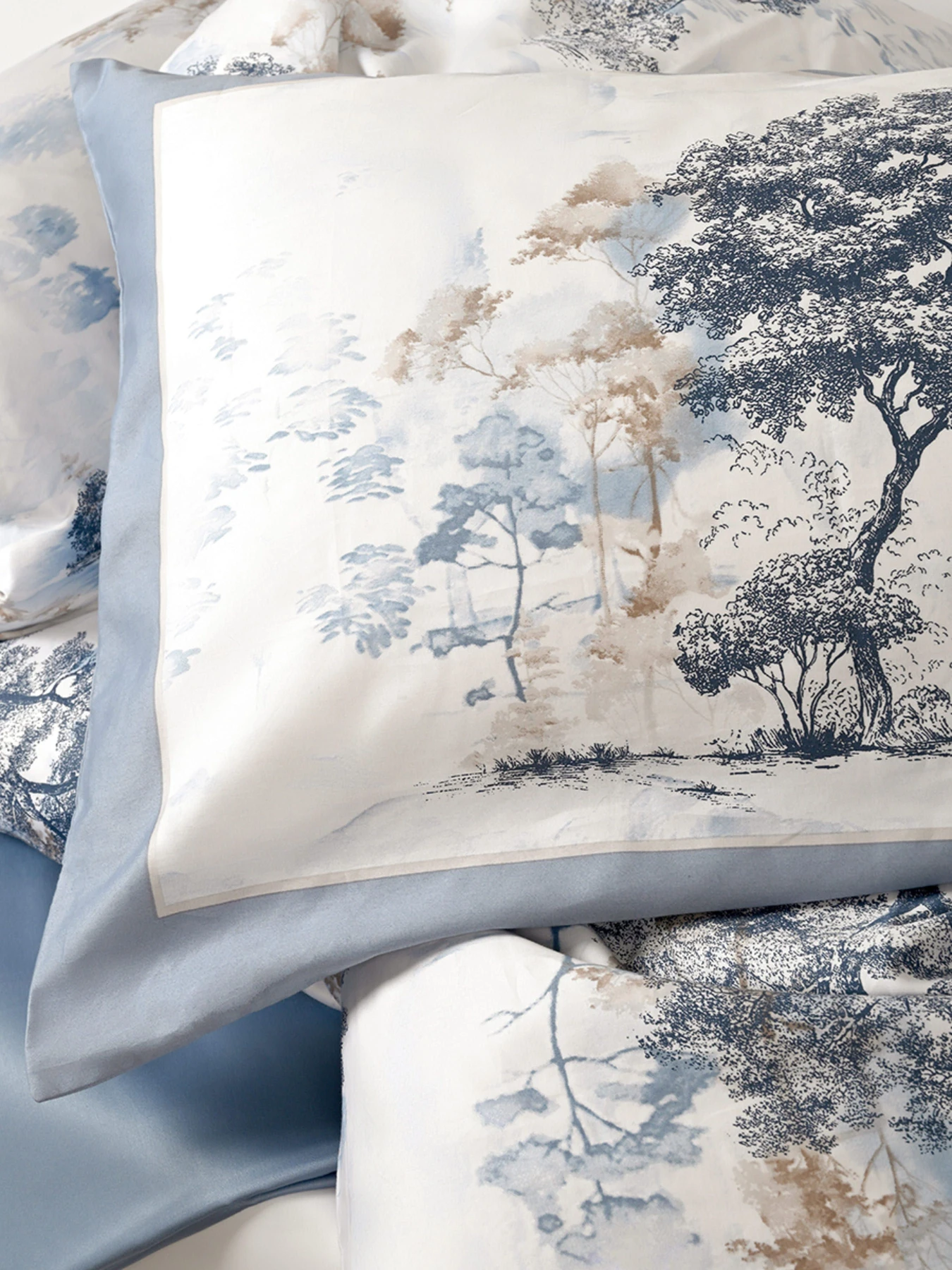 Наволочка "Магія лісу" з натурального сатину MBM HOME модель BL-P-01 BLUE/WHITE Наволочка "Магія лісу" з натурального сатину MBM HOME модель BL-P-01 BLUE/WHITE Фото