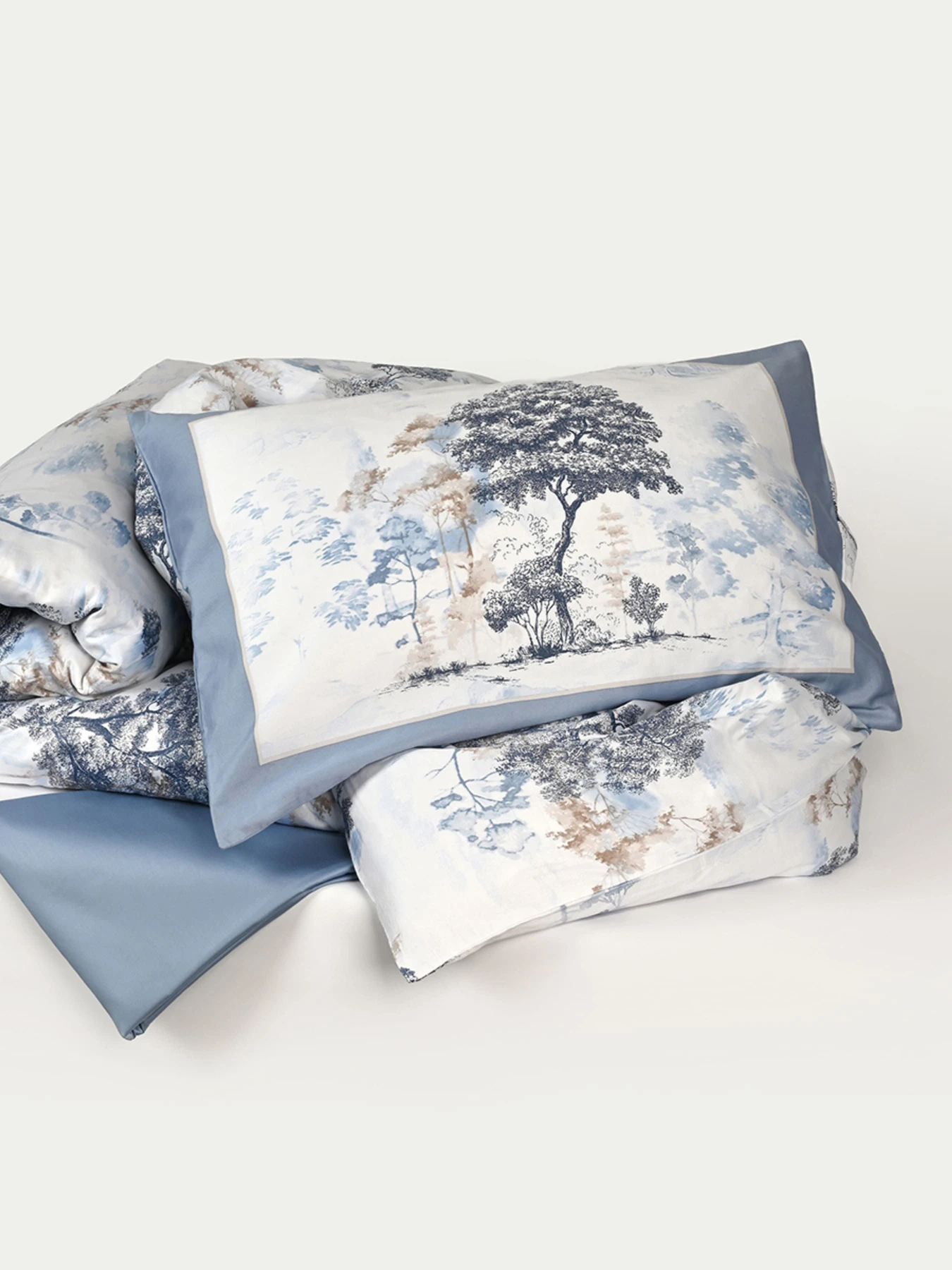 Наволочка "Магія лісу" з натурального сатину MBM HOME модель BL-P-01 BLUE/WHITE Наволочка "Магія лісу" з натурального сатину MBM HOME модель BL-P-01 BLUE/WHITE Фото