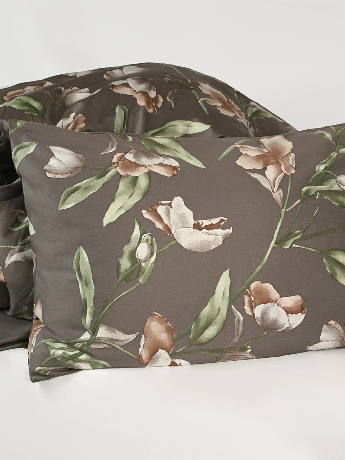 Наволочка "Весняний цвіт" з натурального сатину MBM HOME модель BL-P-03 GRAY/PRINT Наволочка "Весняний цвіт" з натурального сатину MBM HOME модель BL-P-03 GRAY/PRINT Фото
