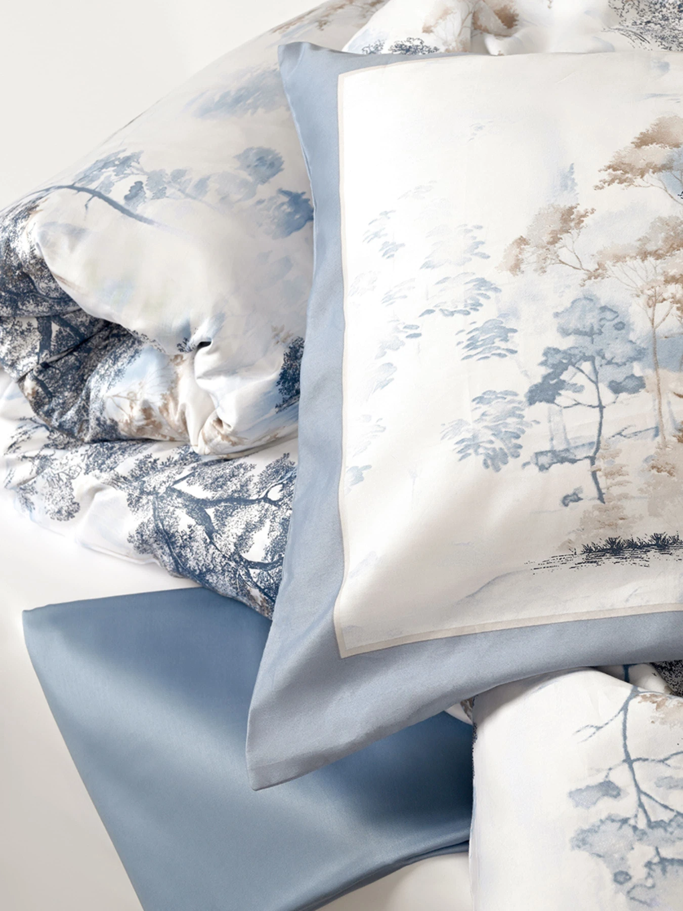 Підковдра "Магія лісу" з натурального сатину MBM HOME модель BL-DC-01/02 BLUE/WHITE Підковдра "Магія лісу" з натурального сатину MBM HOME модель BL-DC-01/02 BLUE/WHITE Фото