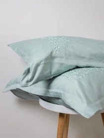 Наволочка м'ятна з вишитими гілками Cozy модель 8003680 Фото
