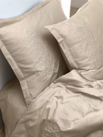 Наволочка лате з вишитими півоніями Cozy модель 8008410 Фото