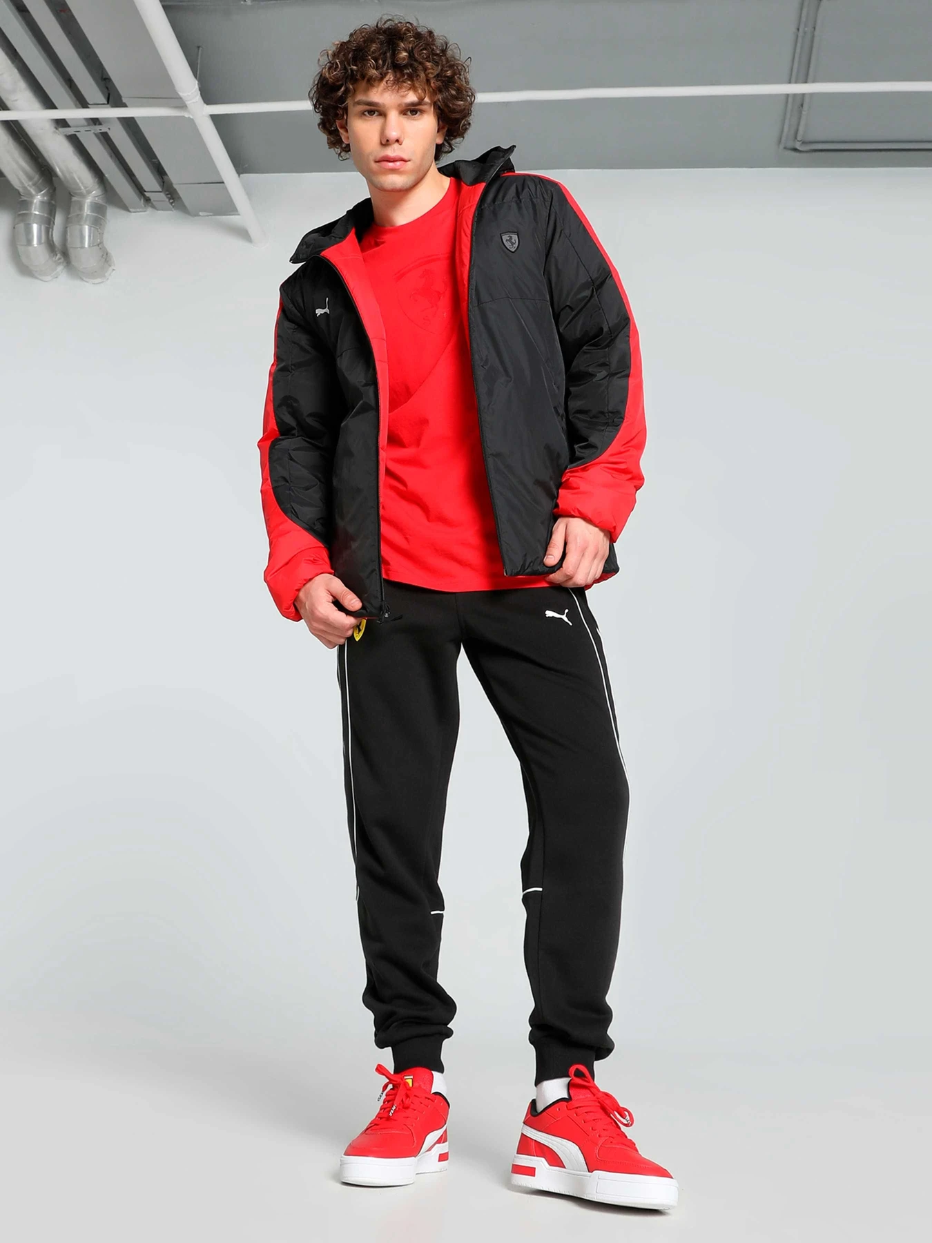 Куртки та дублянки PUMA Ferrari Style Pdd Jkt модель 627093 Фото