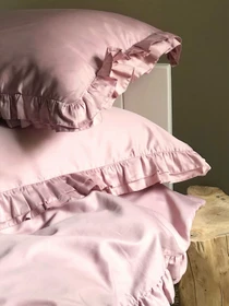 Наволочка з рюшами рожева Cozy модель 7992361 Фото