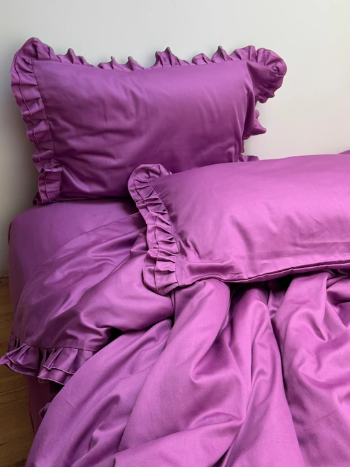 Наволочка з рюшами ягідна Cozy модель 9557959 Фото