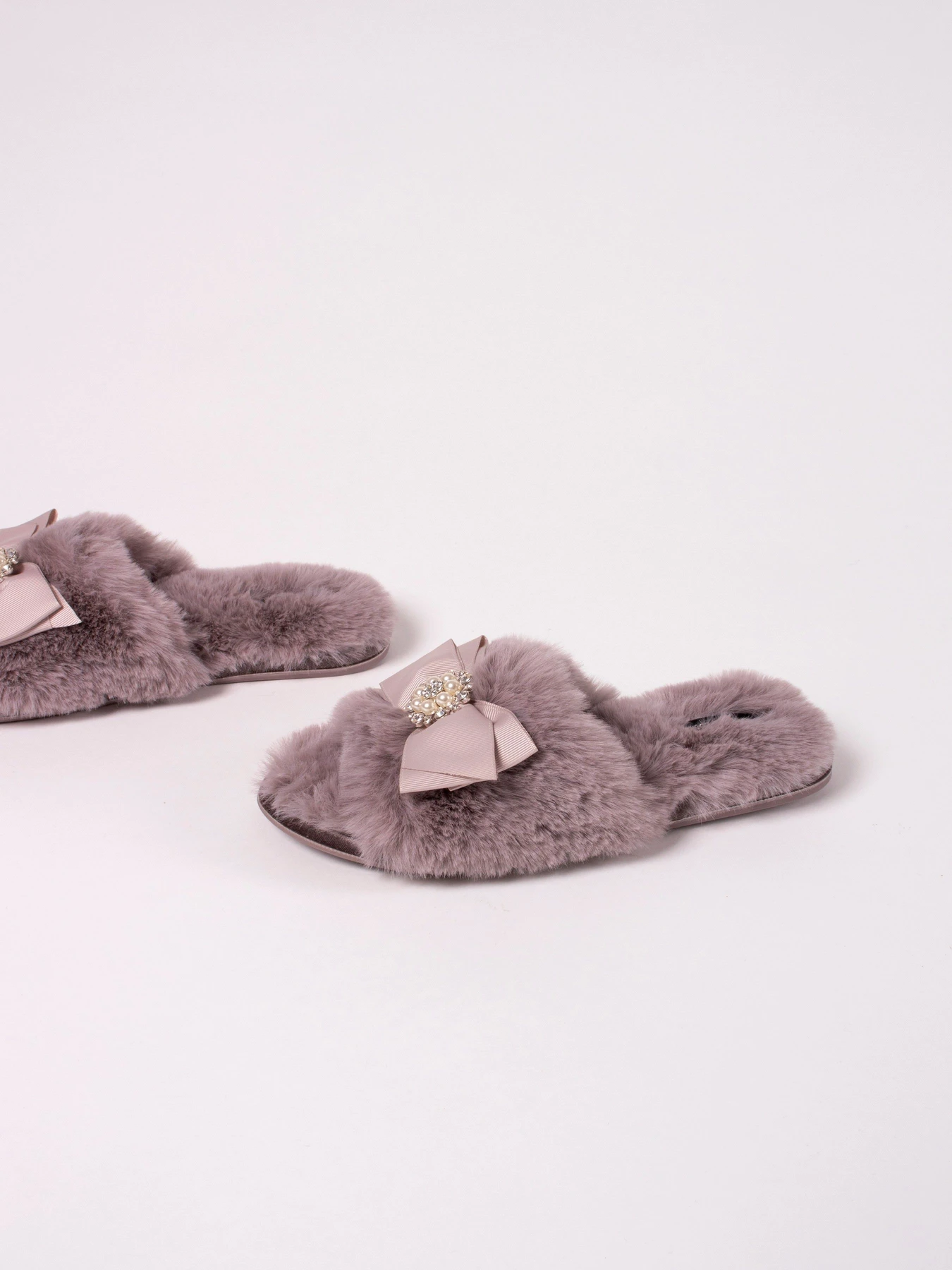 Тапки Pretty You London модель Anya Mink Фото