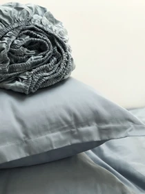 Простирадло на резинці сіро-блакитне Cozy модель 8008973 Фото