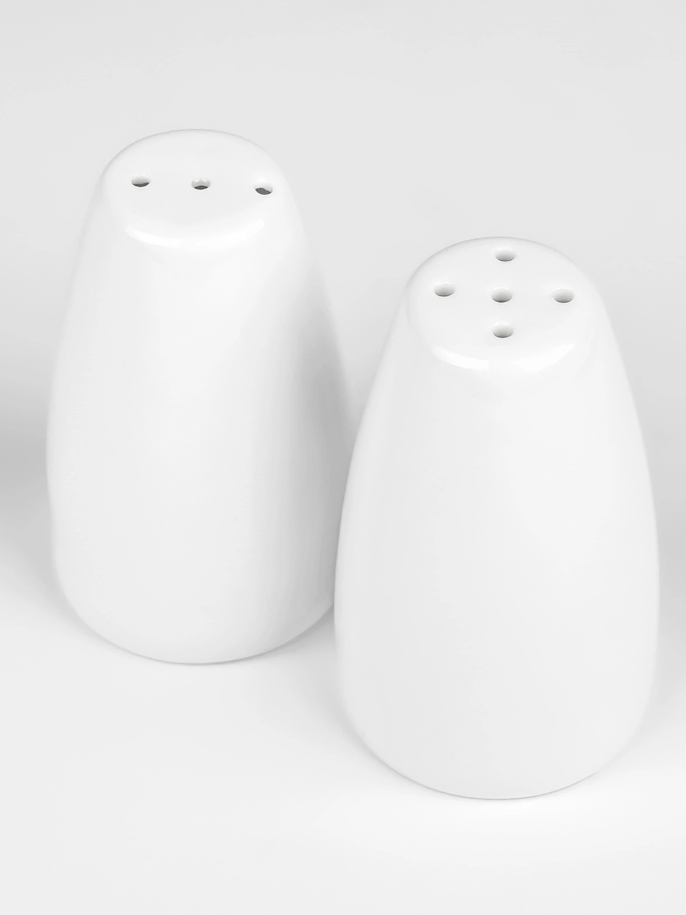 Перечница "Жемчужина" фарфоровая белая MBM HOME модель KP-105 WHITE Перечница "Жемчужина" фарфоровая белая MBM HOME модель KP-105 WHITE Фото