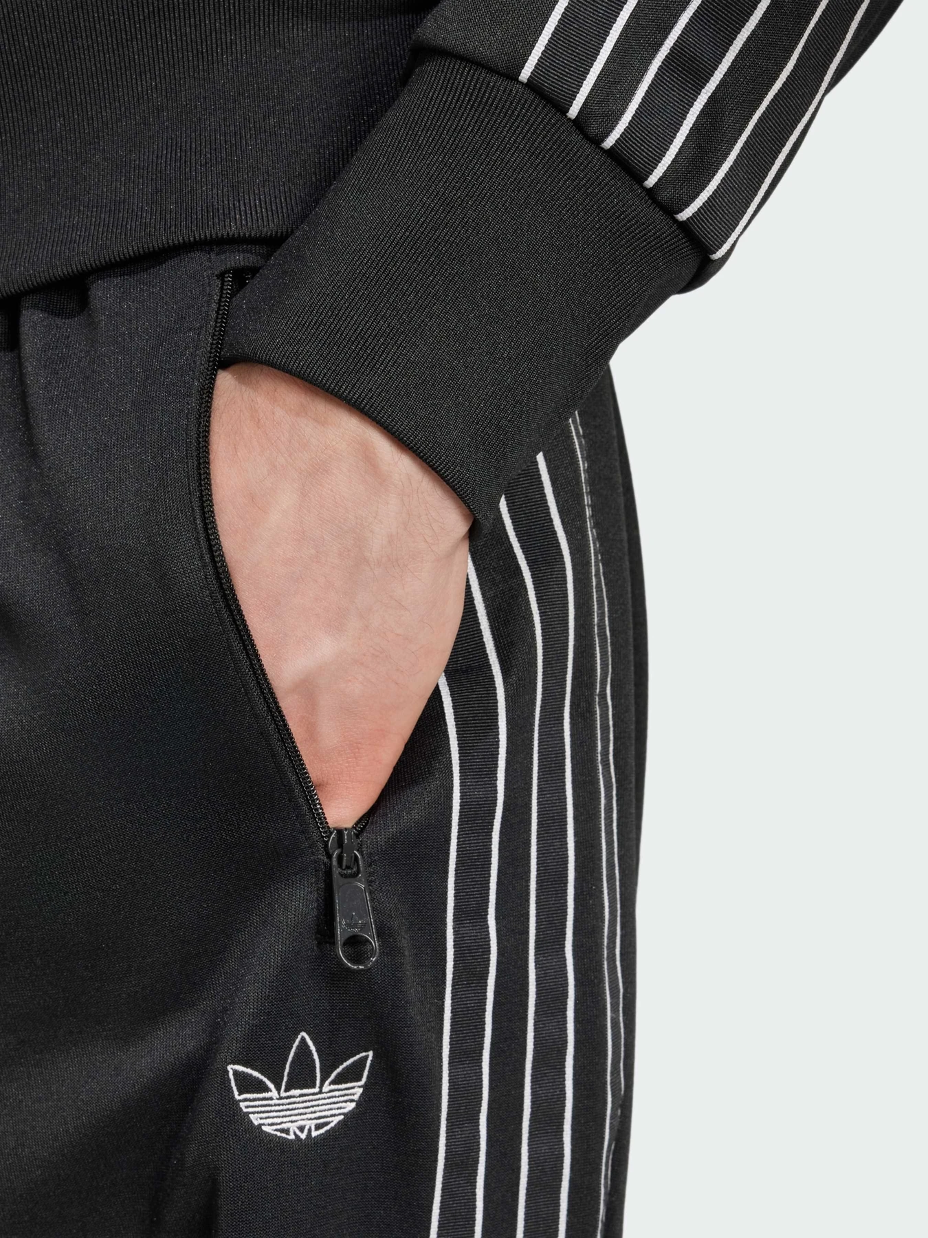 Штани Adidas Adicolor модель IY4891 Фото