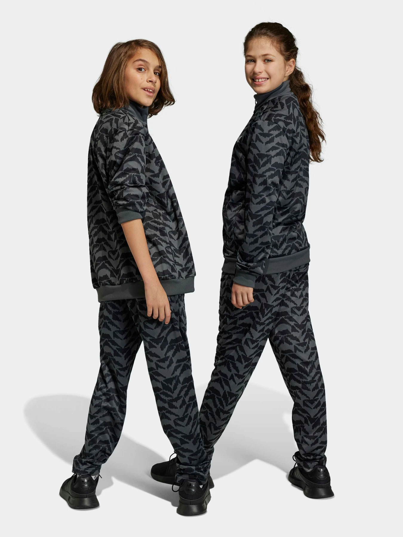 Костюмы Adidas модель HR6401 Фото
