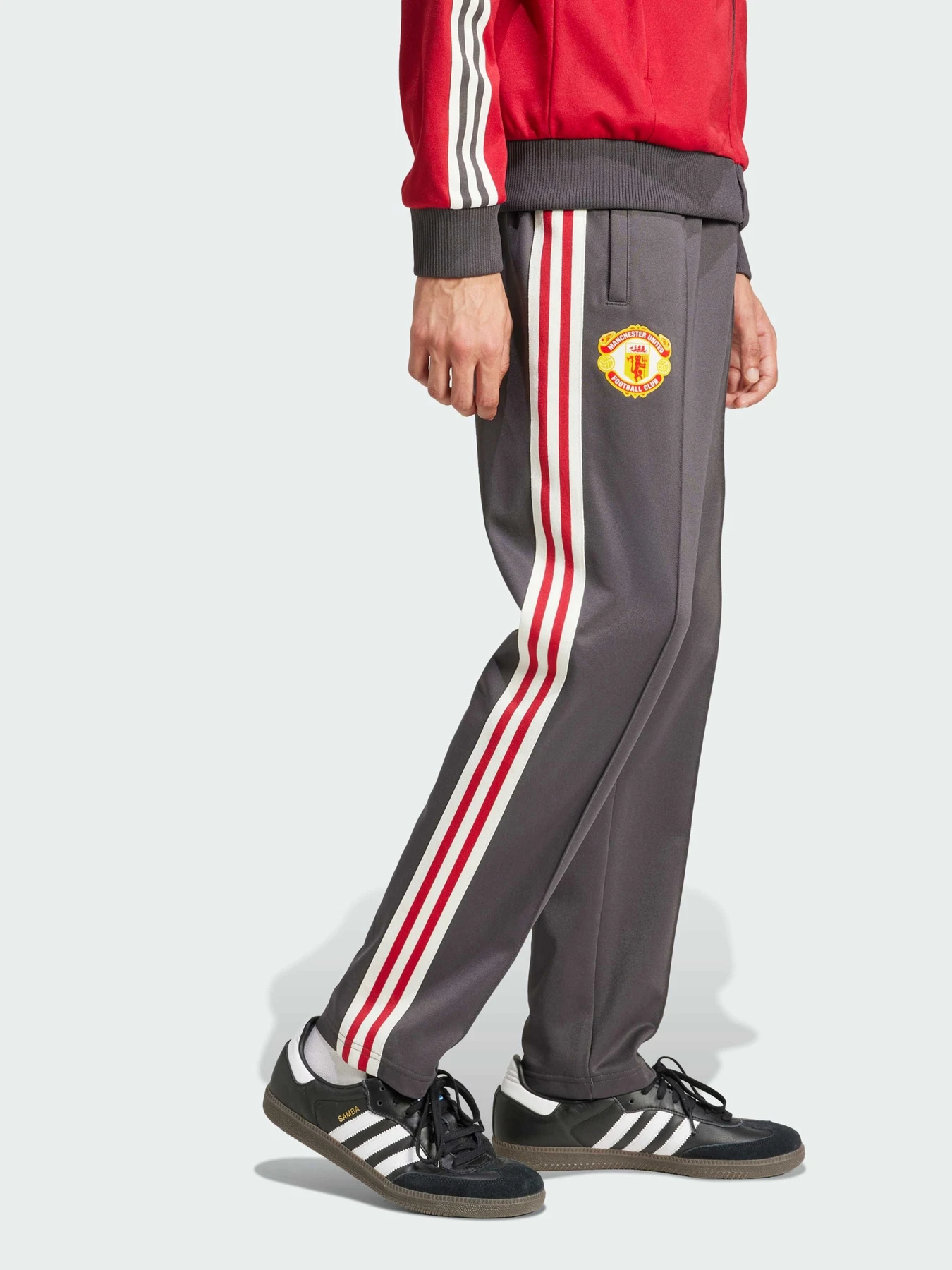 Брюки Adidas модель IY0044 Брюки Adidas модель IY0044 Фото