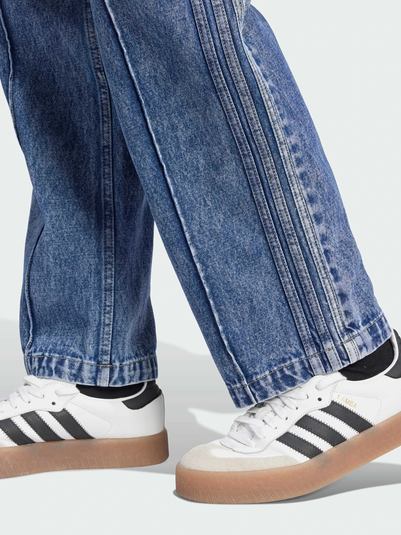 Джинсы Adidas модель IW5758 Фото