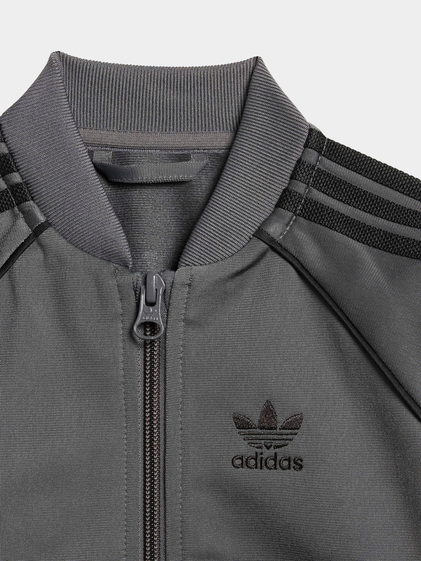 Костюмы Adidas модель IJ5404 Костюмы Adidas модель IJ5404 Фото