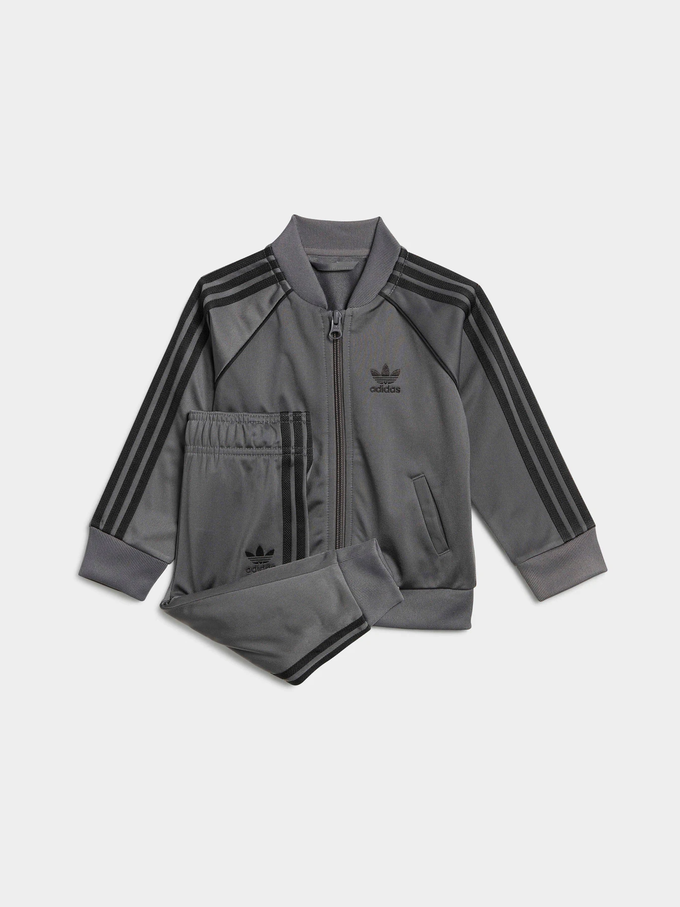 Костюмы Adidas модель IJ5404 Костюмы Adidas модель IJ5404 Фото