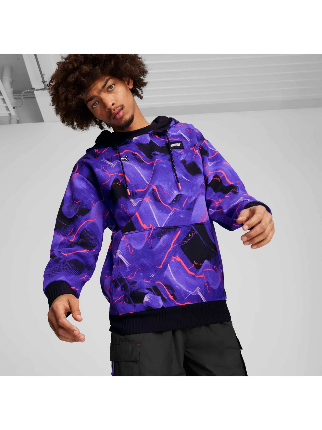 Худи и свитшоты PUMA F1 Neon Energy Aop Hoodie модель 625744 Худи и свитшоты PUMA F1 Neon Energy Aop Hoodie модель 625744 Фото