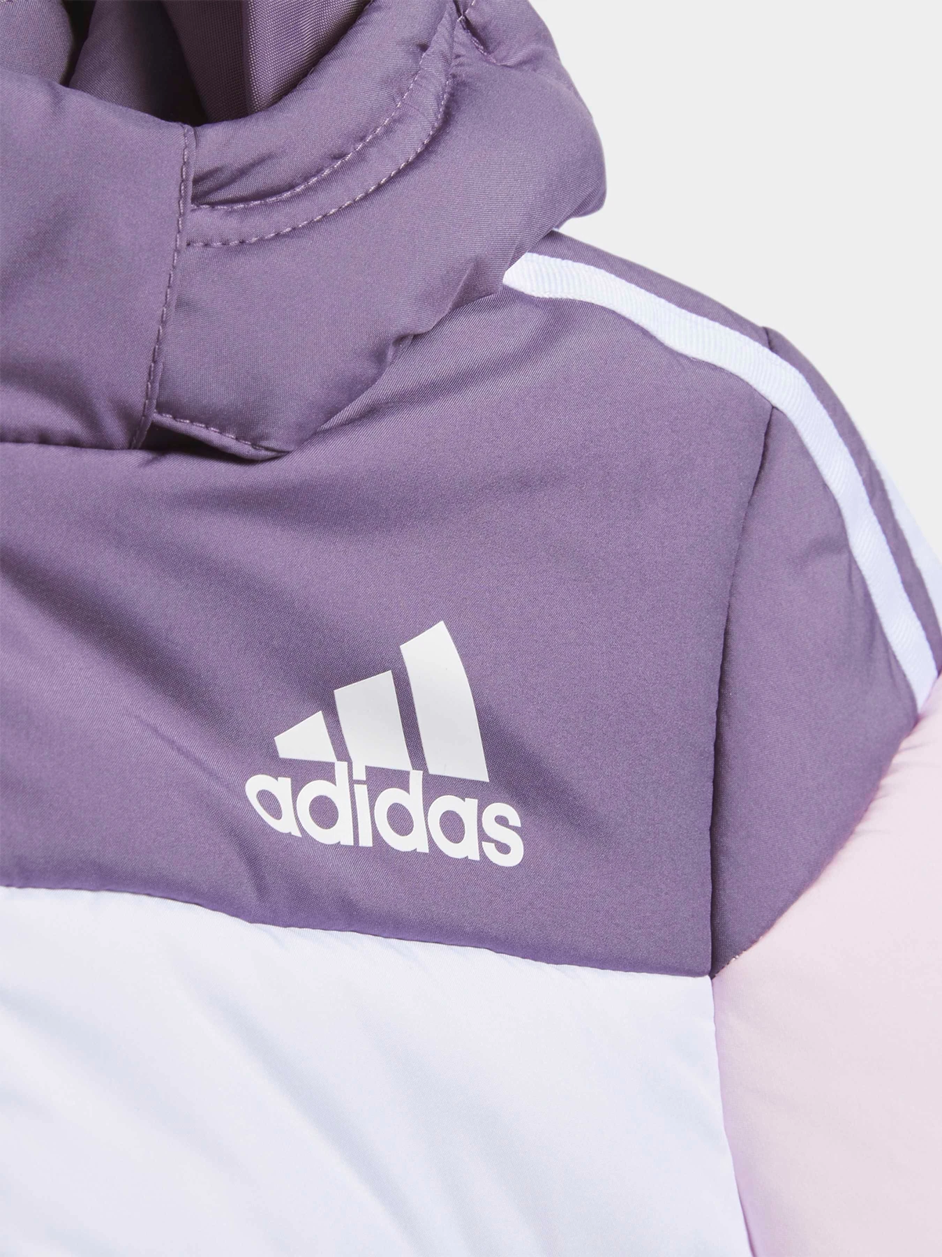 Куртки и дубленки Adidas модель IL6100 Куртки и дубленки Adidas модель IL6100 Фото