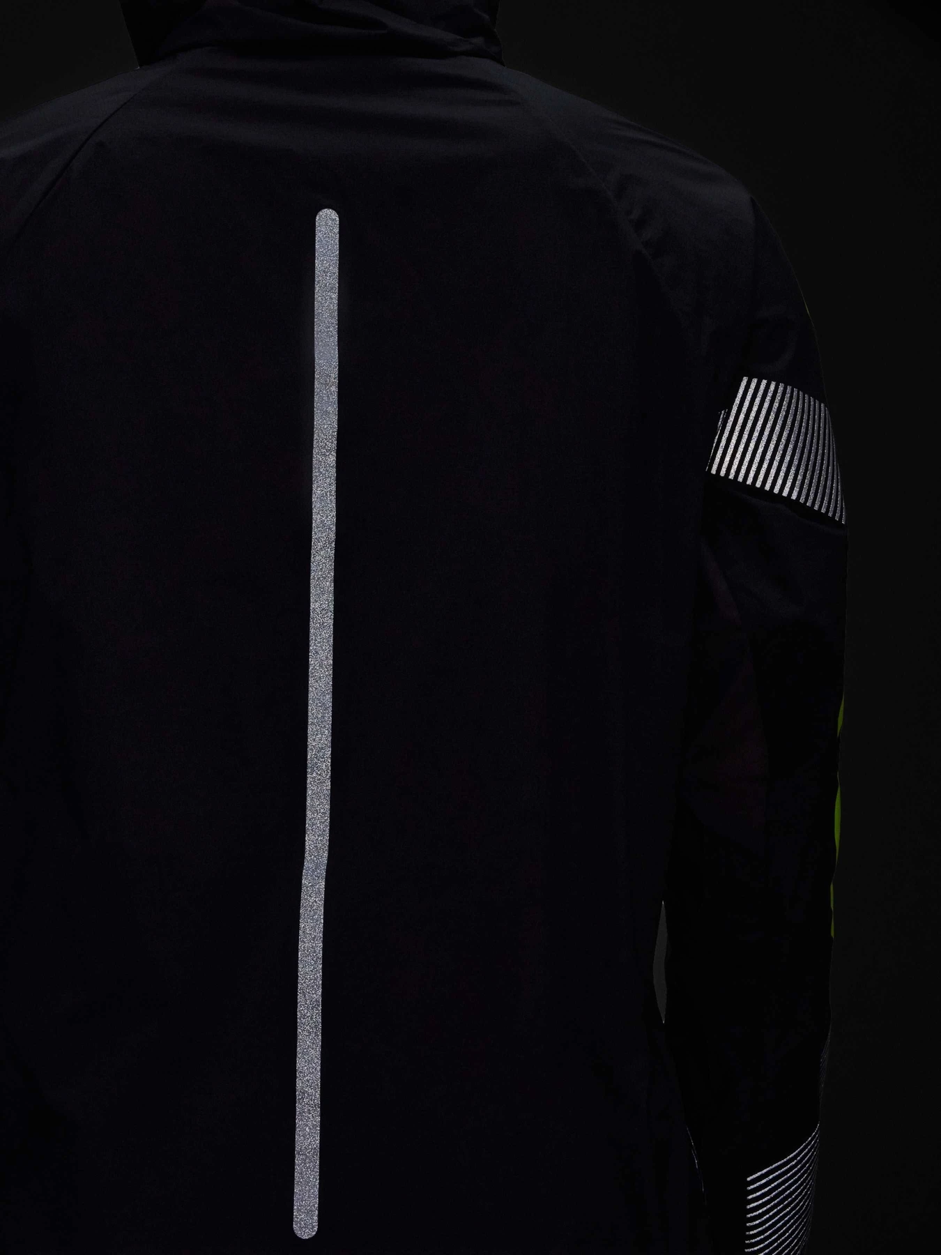 Куртки и дубленки Adidas модель IZ0162 Фото