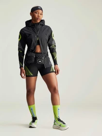 Куртки и дубленки Adidas модель IZ0162 Фото