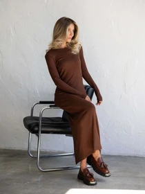 Платья FloveTouch Midi модель Suknia_midi_Br1 Фото