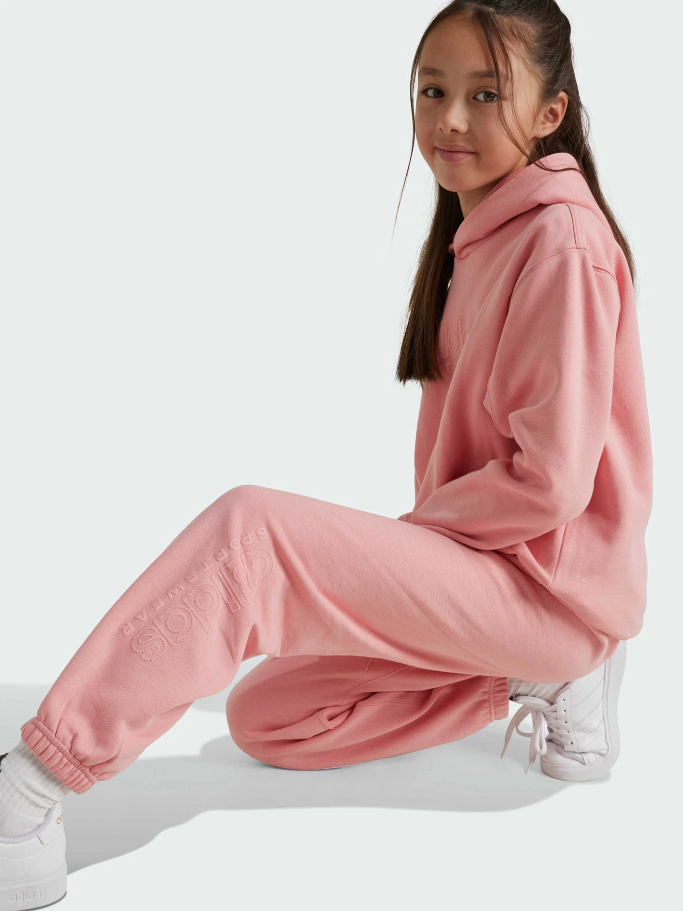 Брюки Adidas модель IV7111 Брюки Adidas модель IV7111 Фото