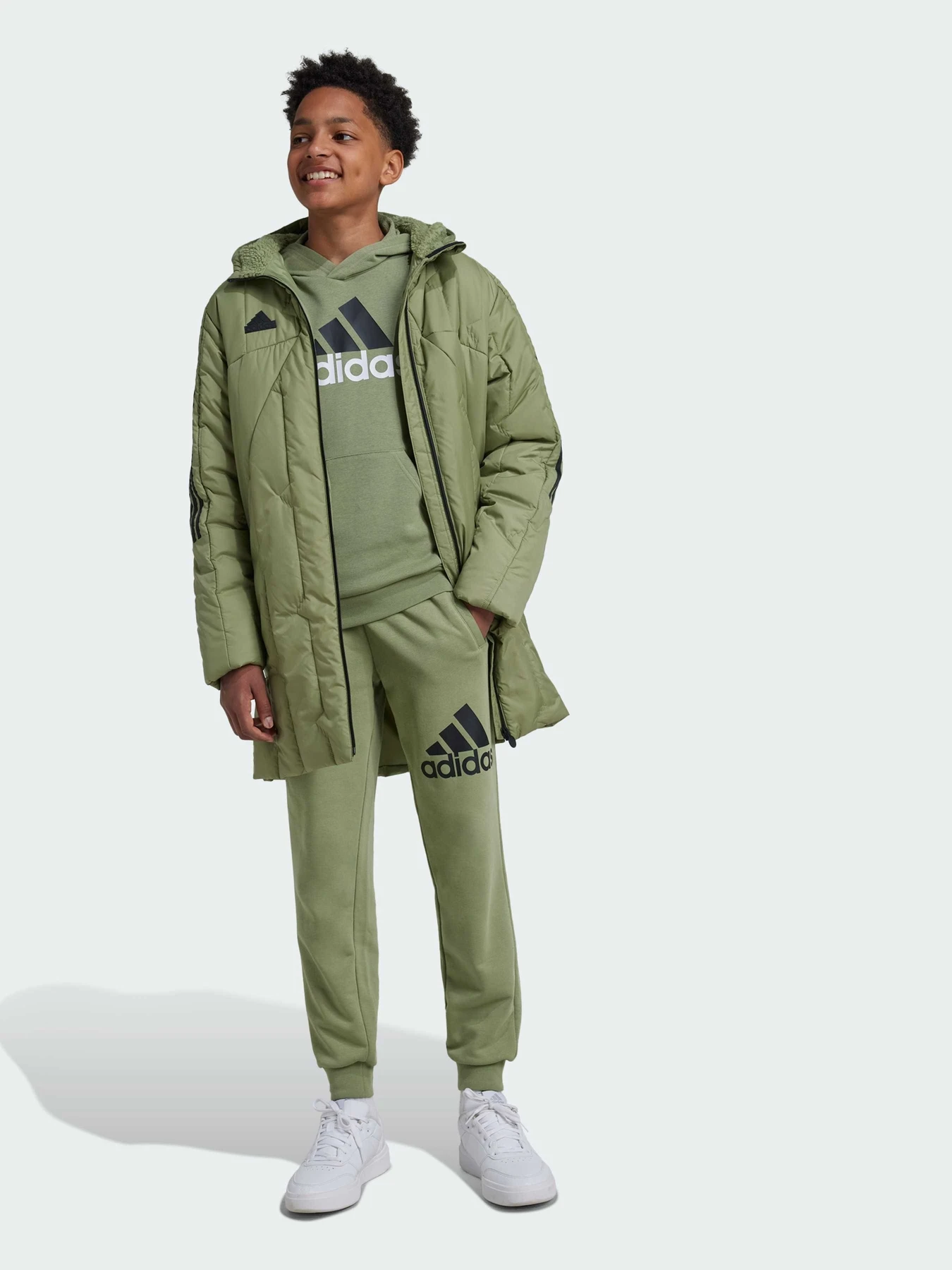Куртки и дубленки Adidas Tiro модель IW0547 Куртки и дубленки Adidas Tiro модель IW0547 Фото