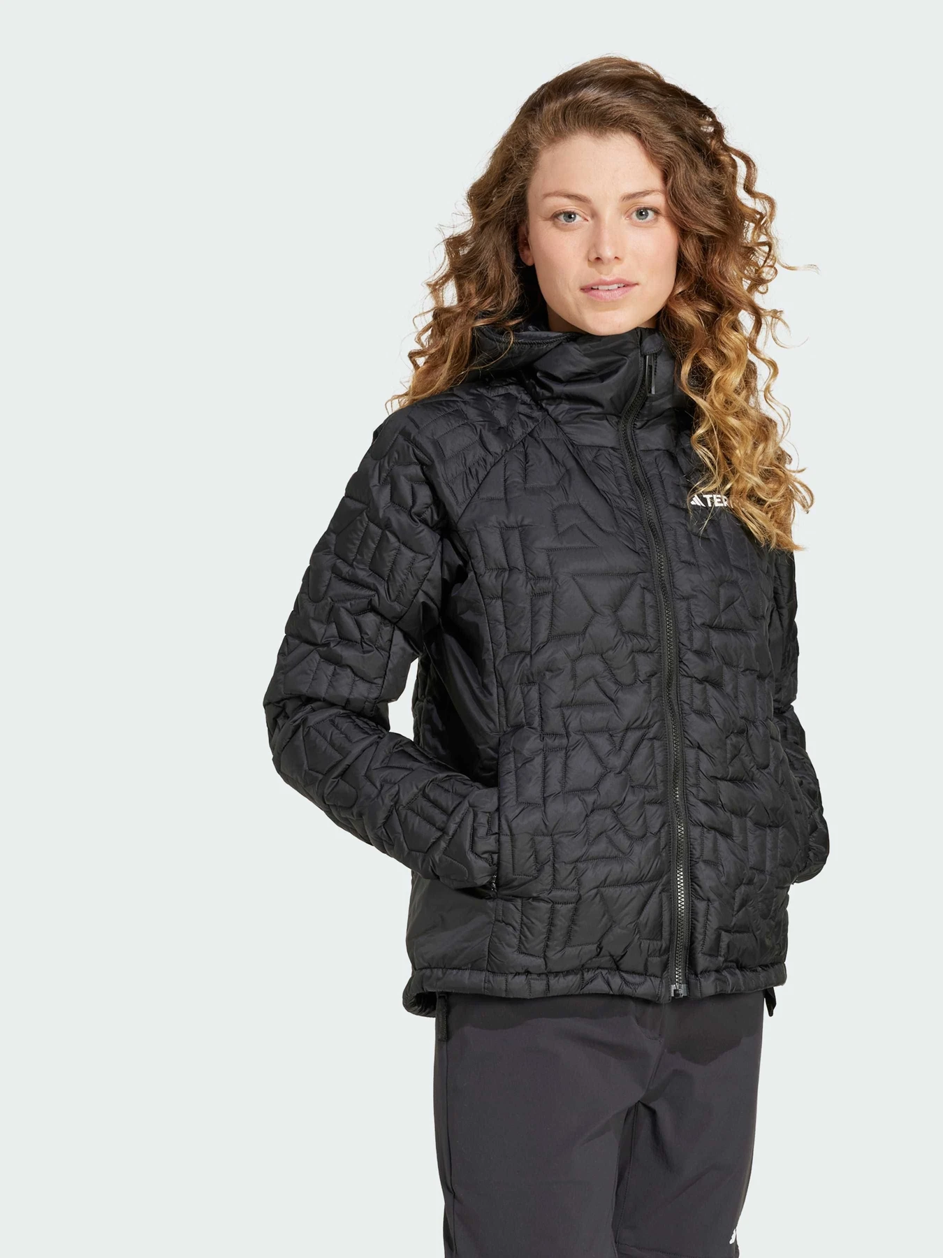 Куртки и дубленки Adidas модель IT3229 Куртки и дубленки Adidas модель IT3229 Фото
