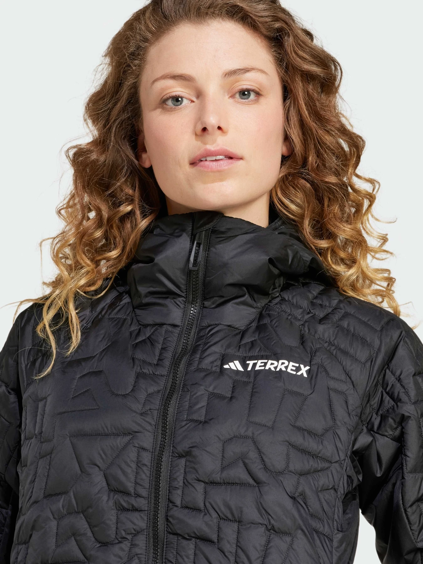 Куртки и дубленки Adidas модель IT3229 Куртки и дубленки Adidas модель IT3229 Фото