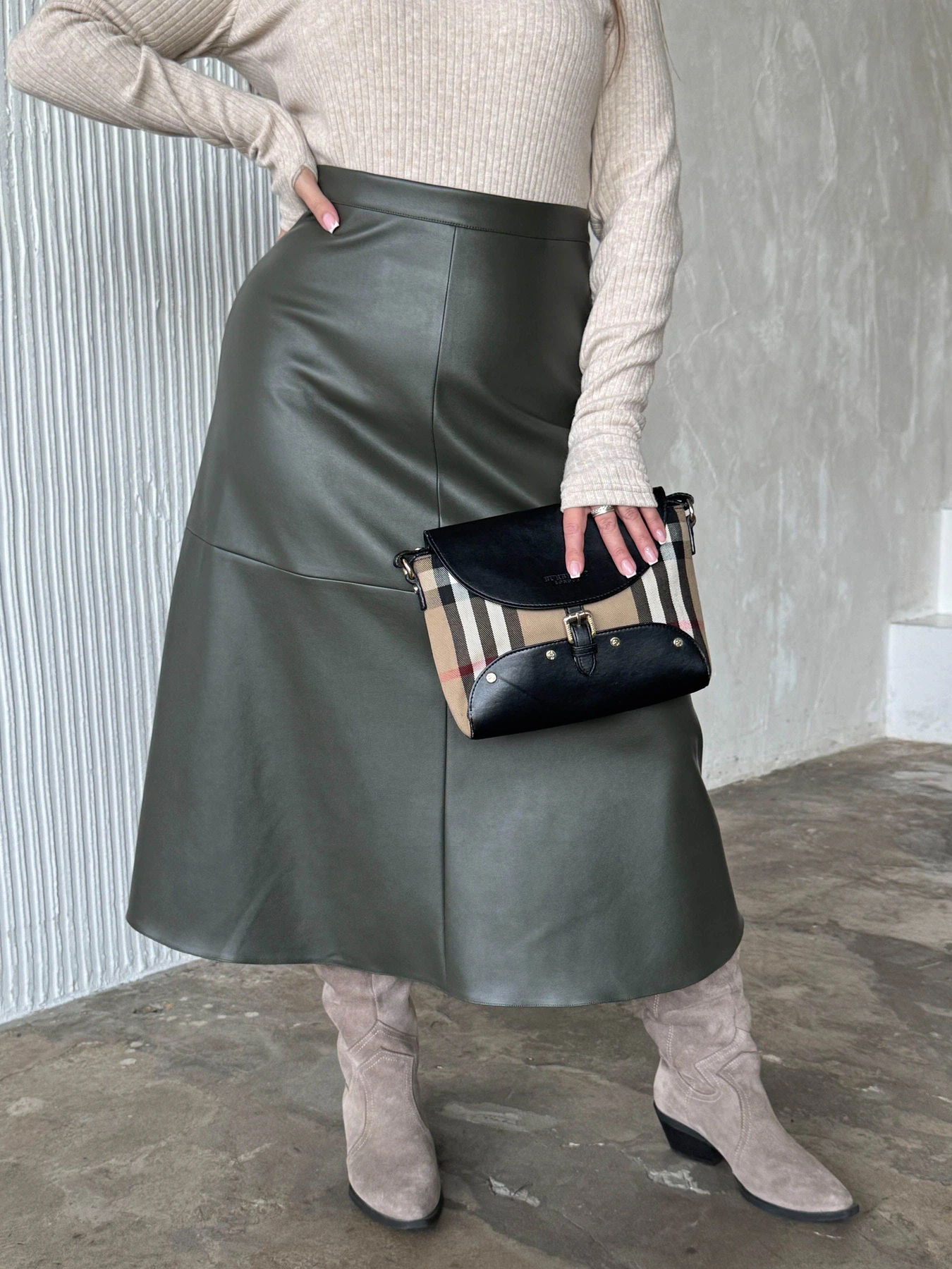 Юбки Jadone Fashion модель Spidnytsya_Rayli_zelenael Фото