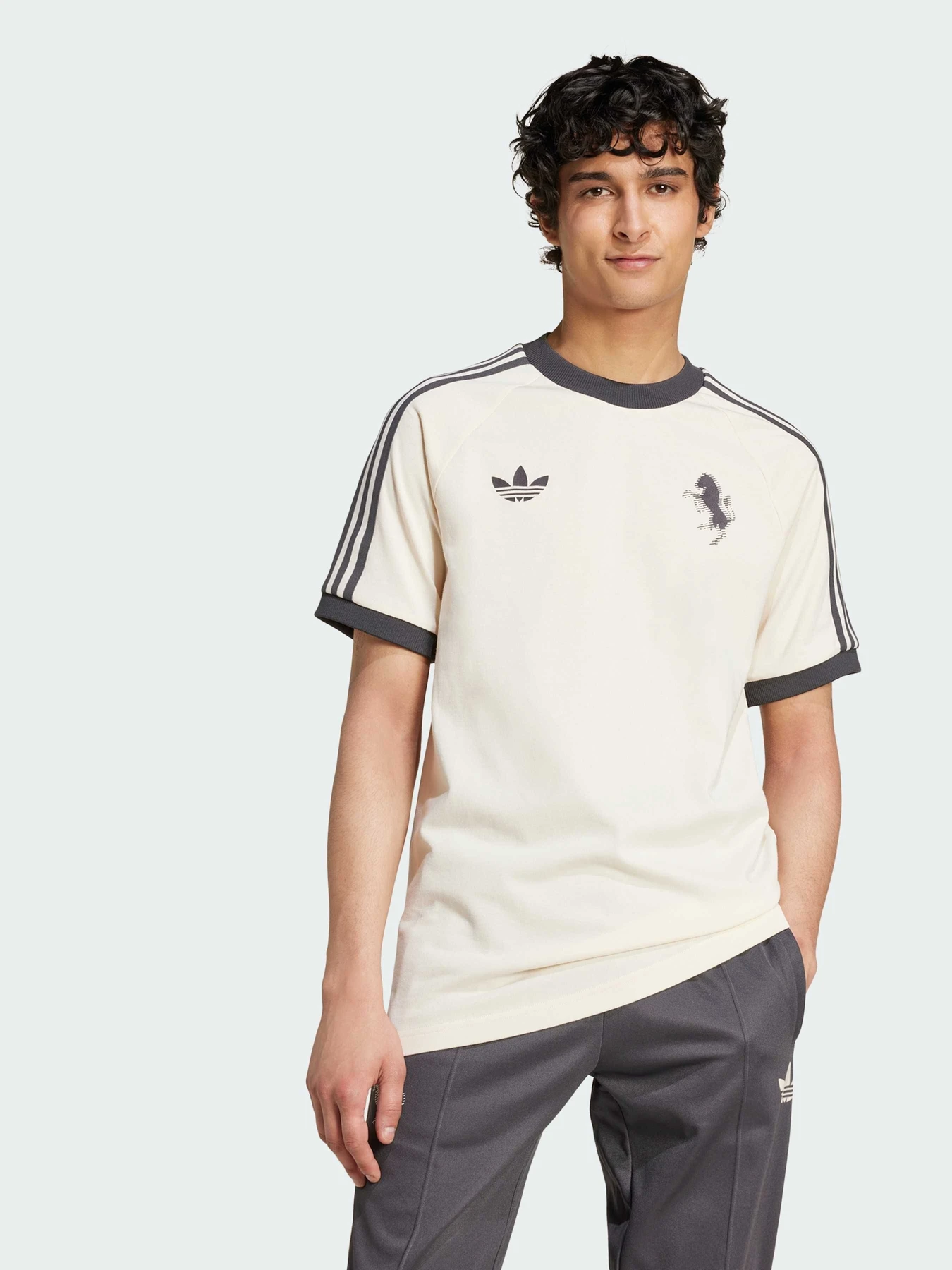 Футболки і поло Adidas модель IY0052 Футболки і поло Adidas модель IY0052 Фото