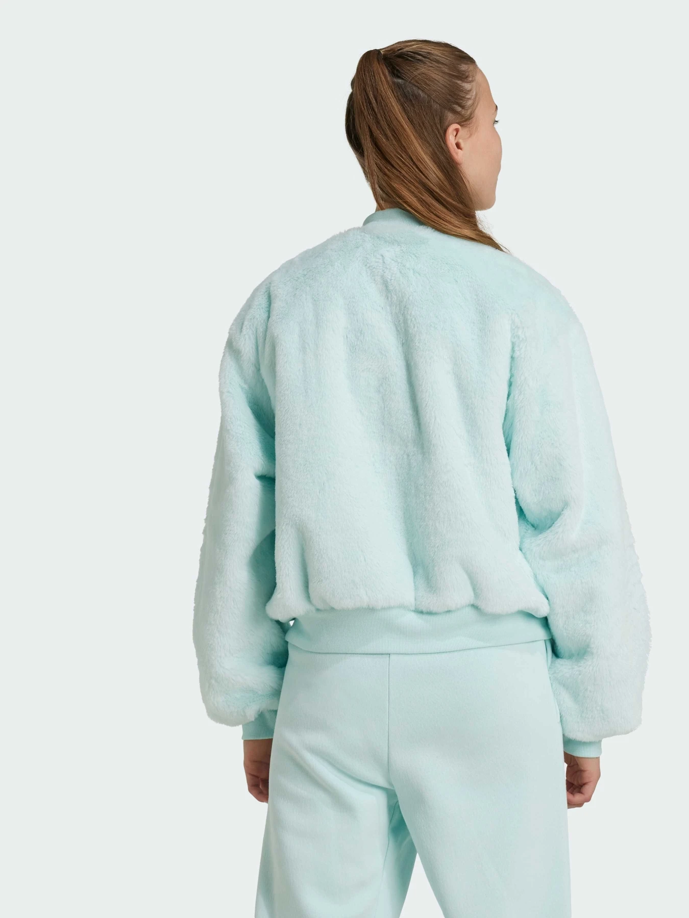 Куртки и дубленки Adidas модель IV9420 Фото