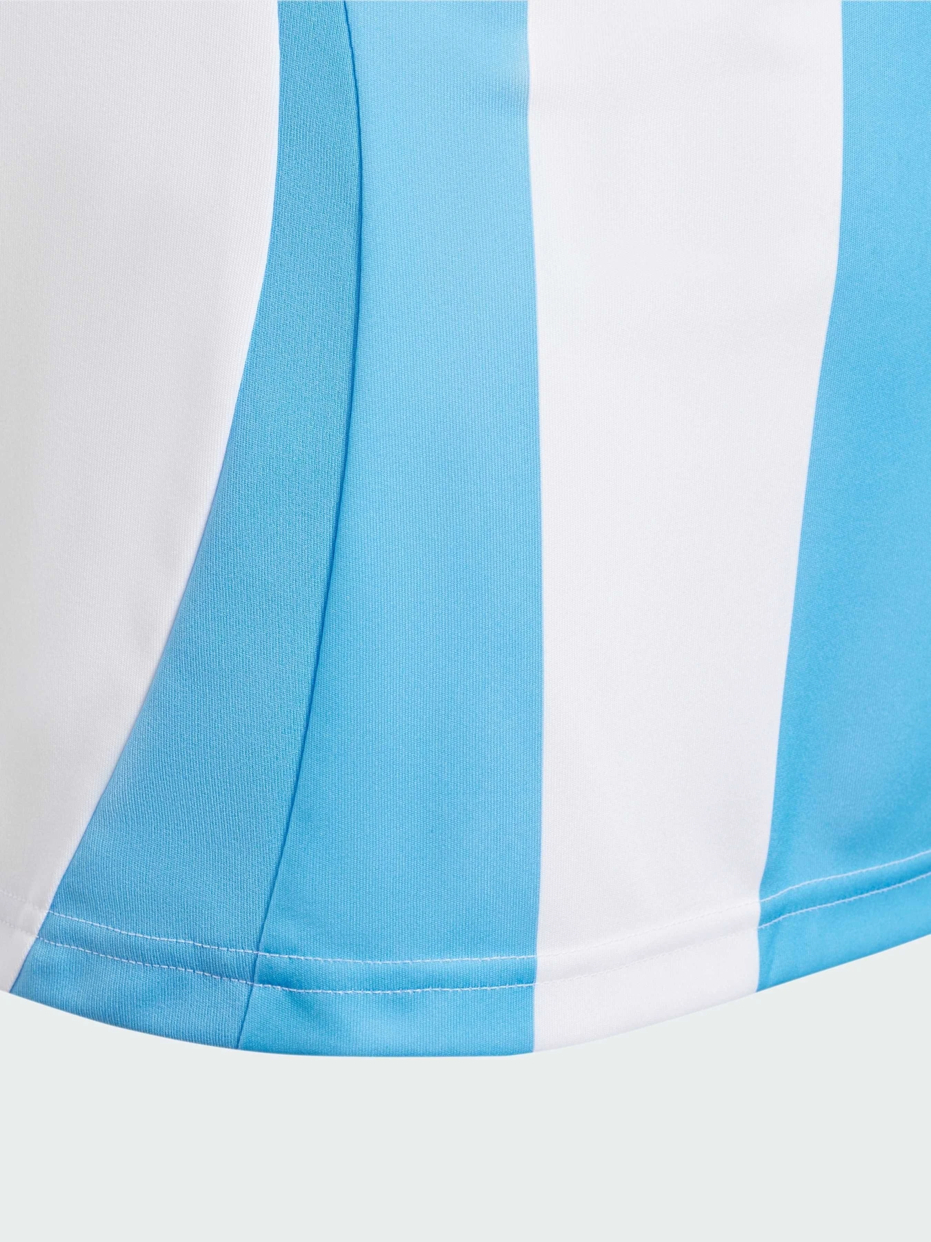 Футболки и поло Adidas модель IP8397 Футболки и поло Adidas модель IP8397 Фото