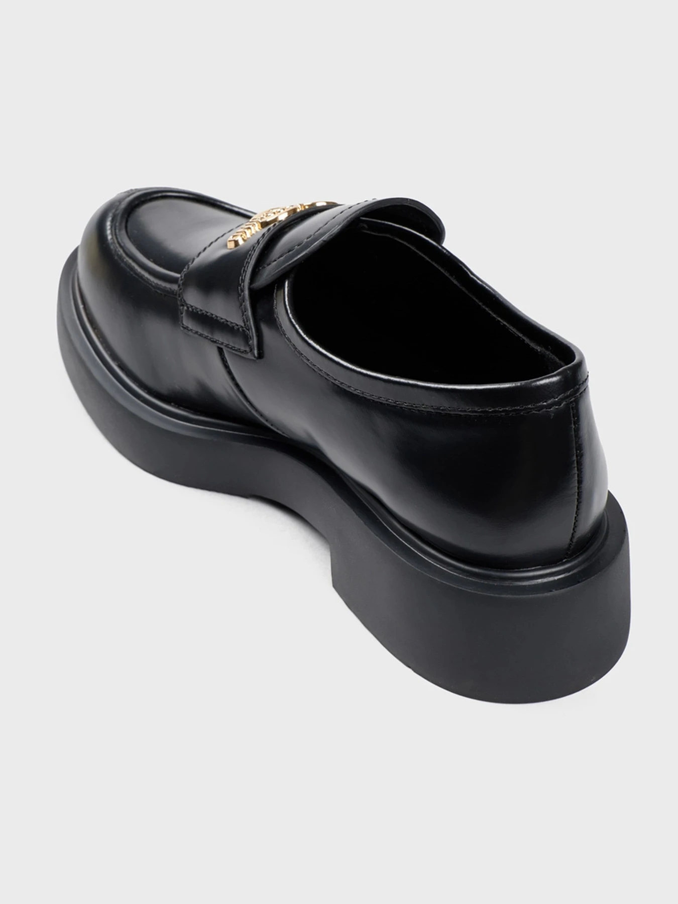 Туфли и лоферы Moschino модель JA10404G0LJD0000 Фото